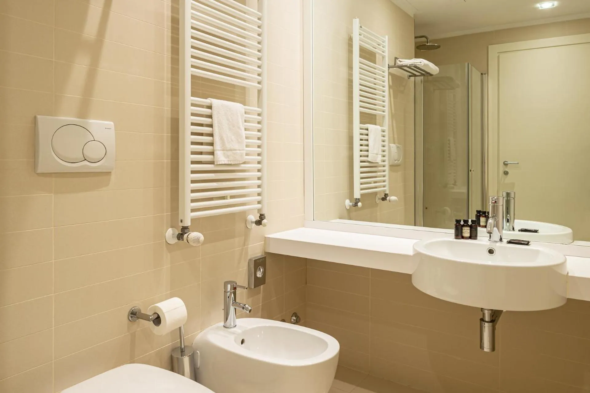 Shower in UNA HOTELS Le Terrazze Treviso Hotel & Residence