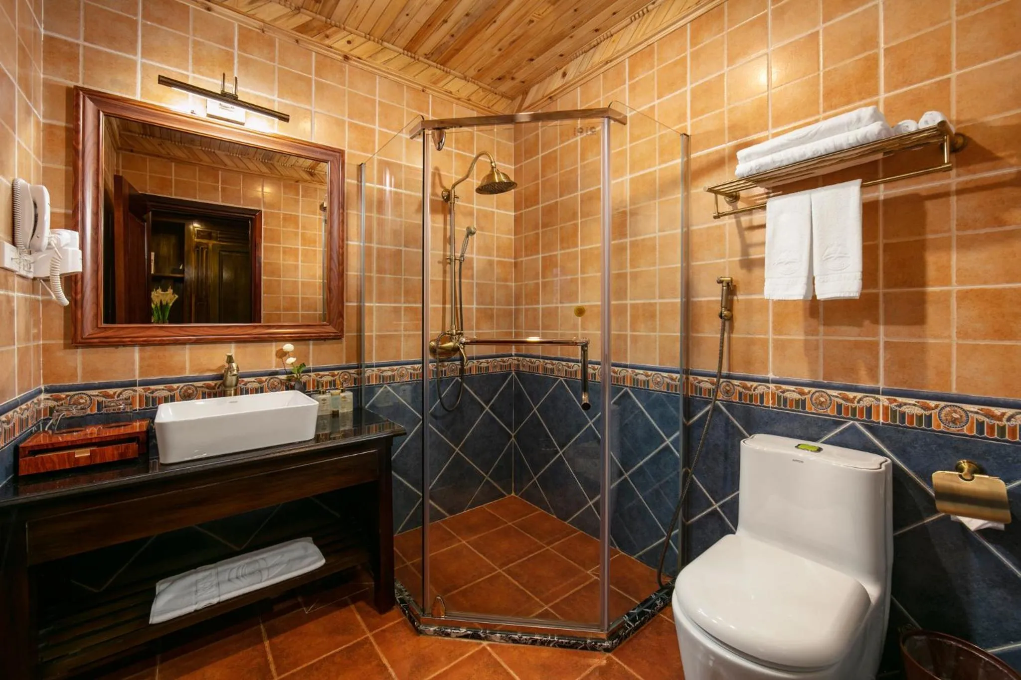 Shower in Sapa Green Hotel