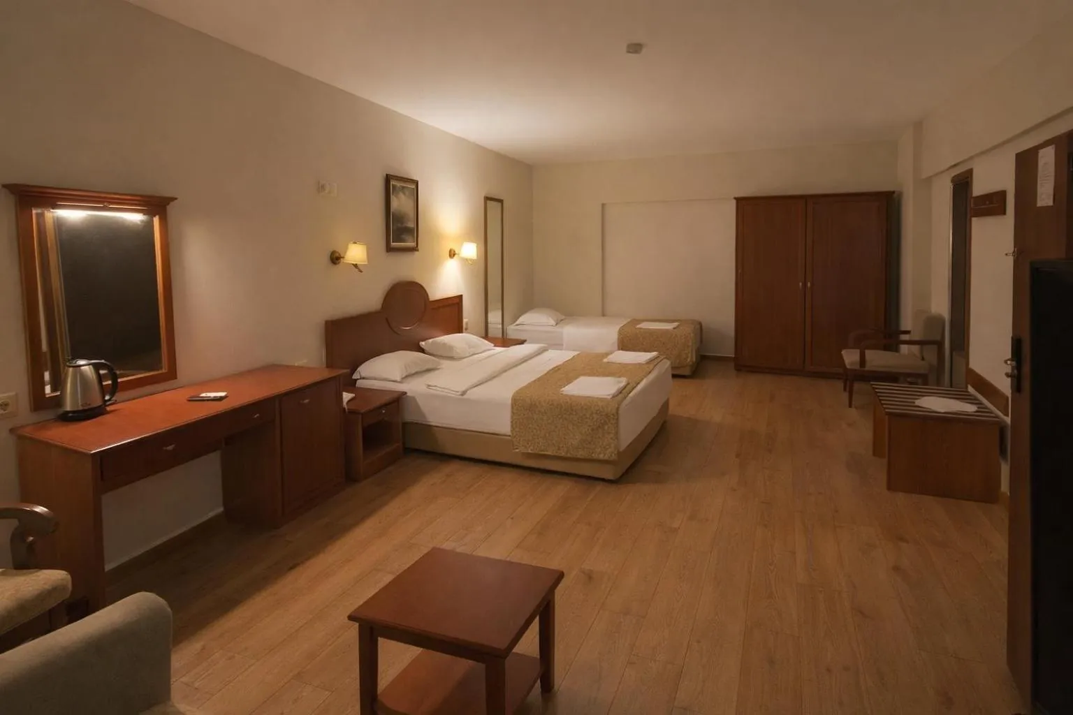 Photo of the whole room, Bed in Kayhanbey Hotel