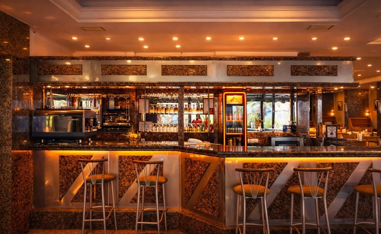 Lounge or bar in Kayhanbey Hotel