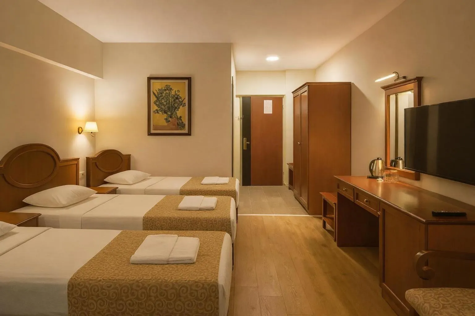 Photo of the whole room, Bed in Kayhanbey Hotel