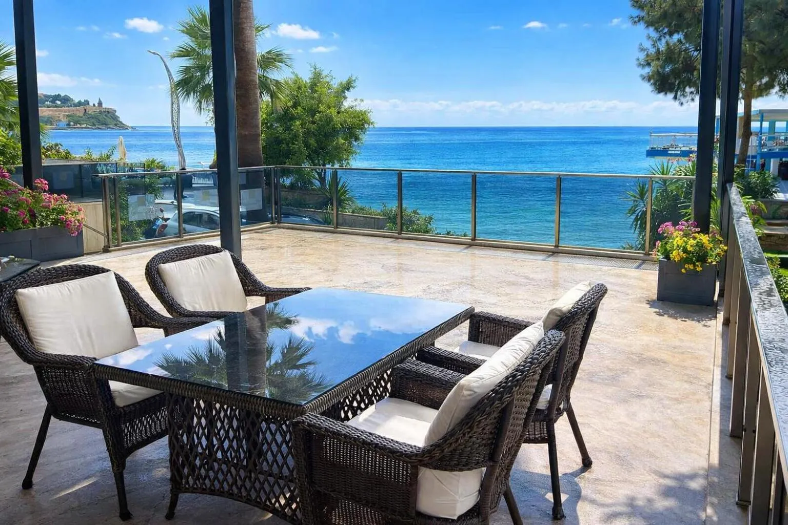 Lobby or reception in Kayhanbey Hotel