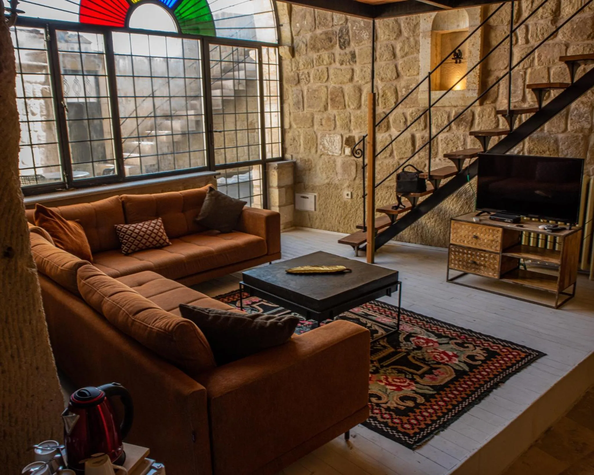 TV and multimedia in Hezen Cave Hotel