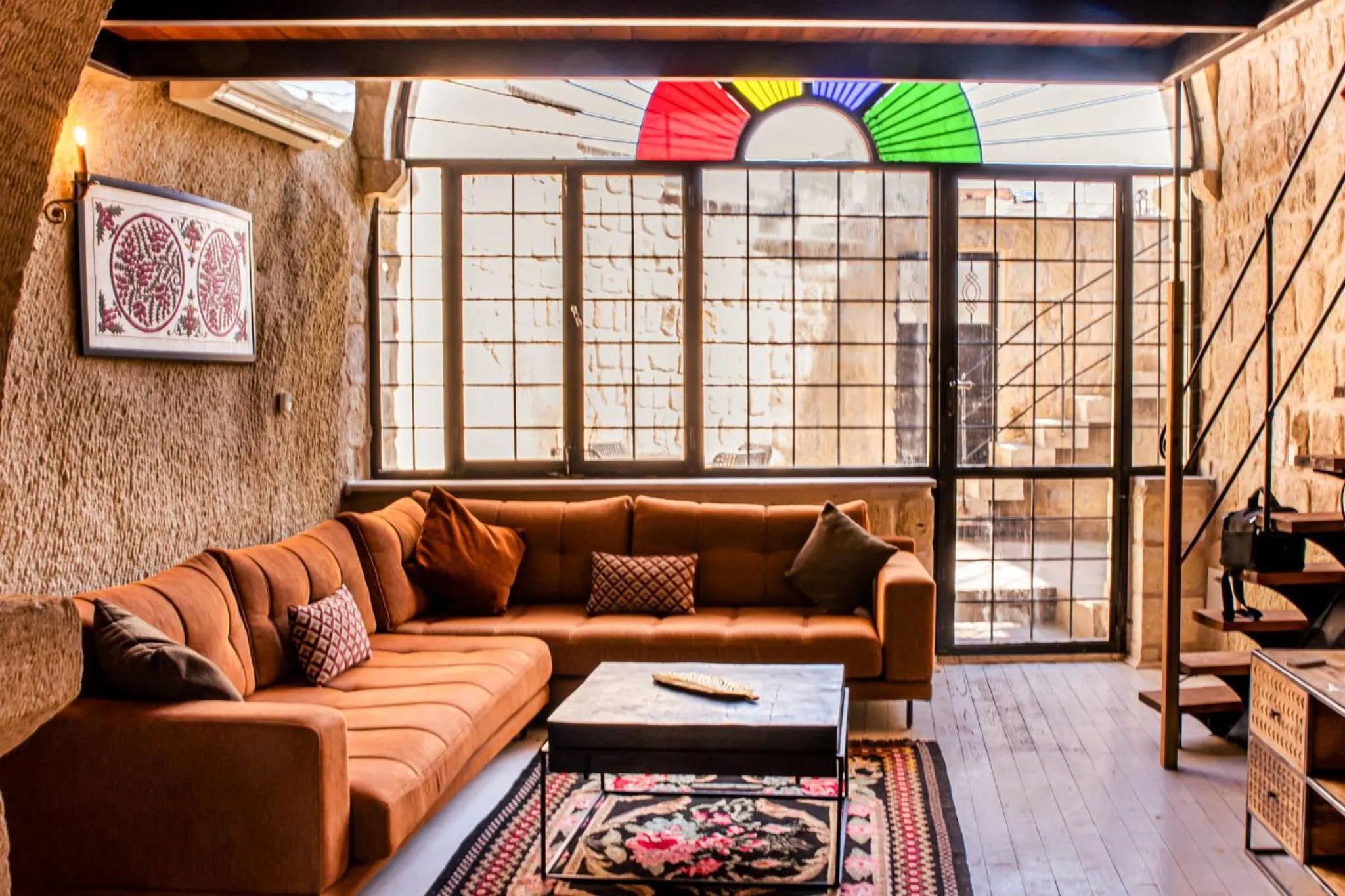 TV and multimedia in Hezen Cave Hotel