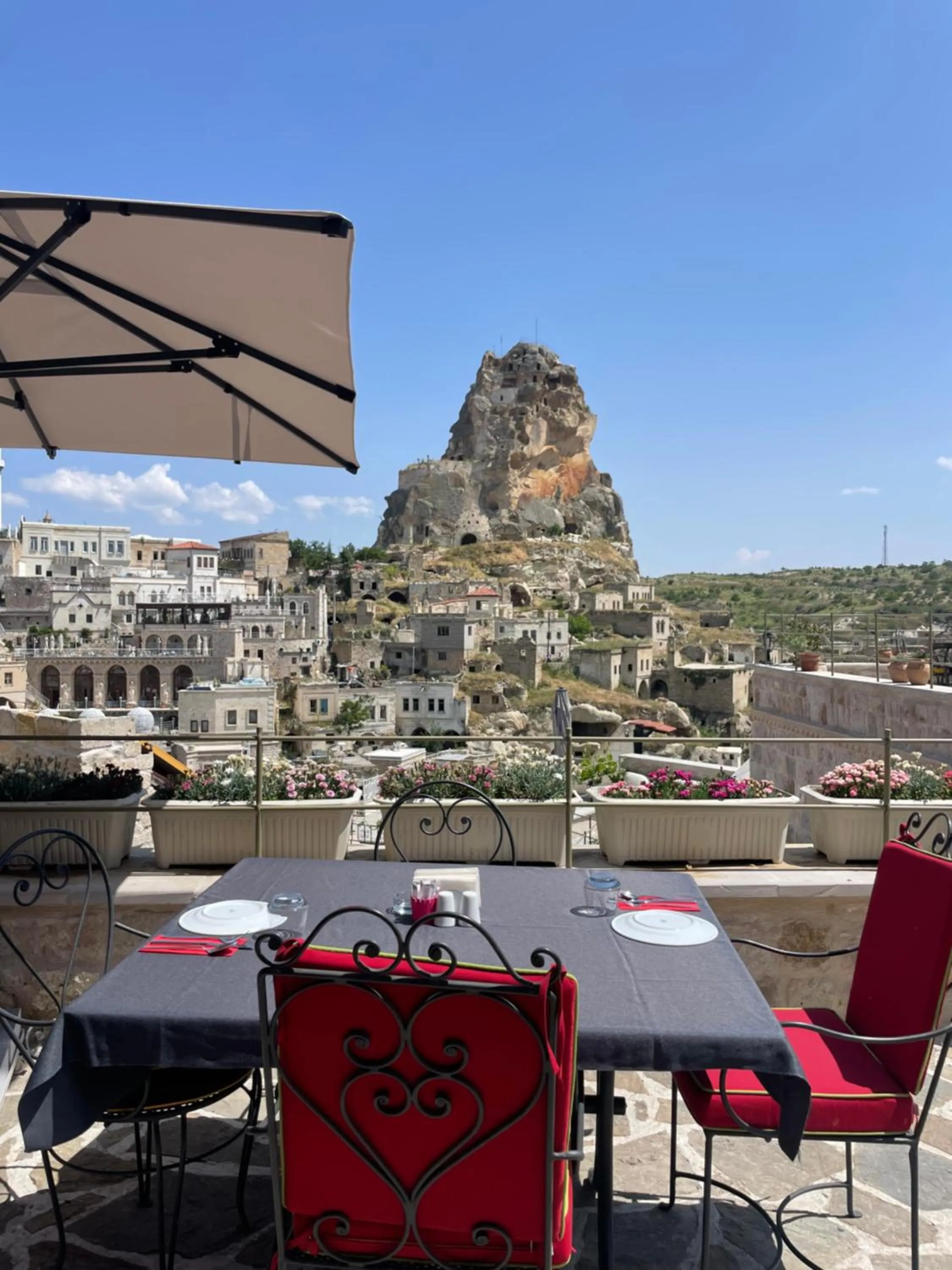 Restaurant/places to eat in Hezen Cave Hotel