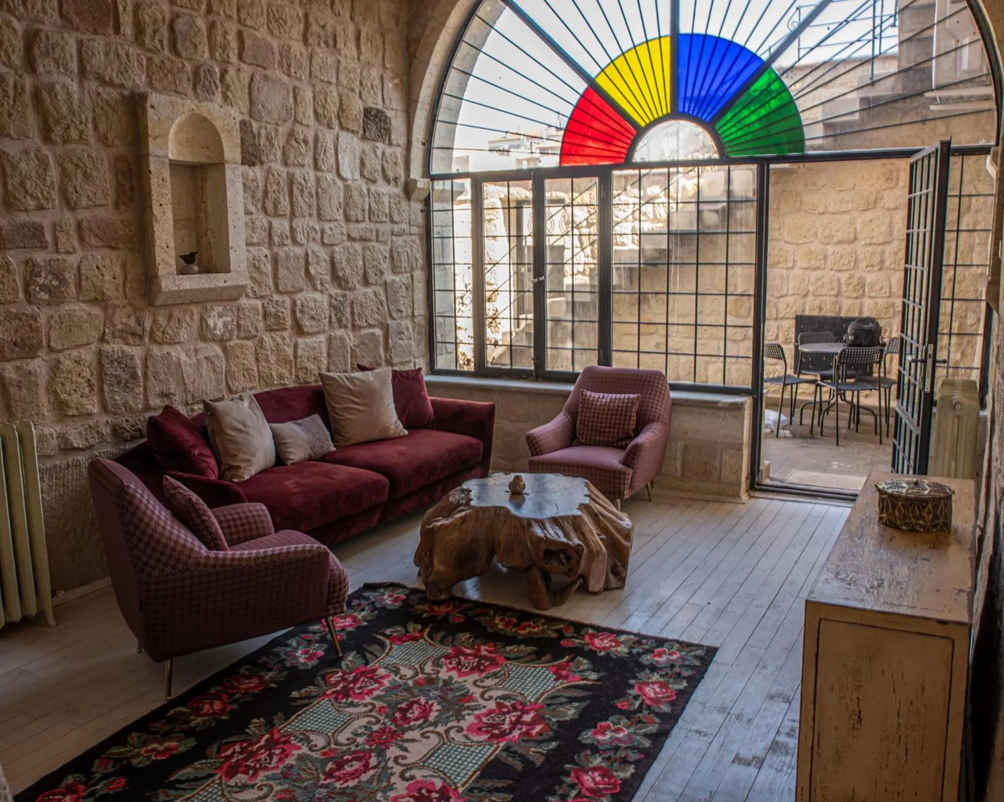Living room in Hezen Cave Hotel