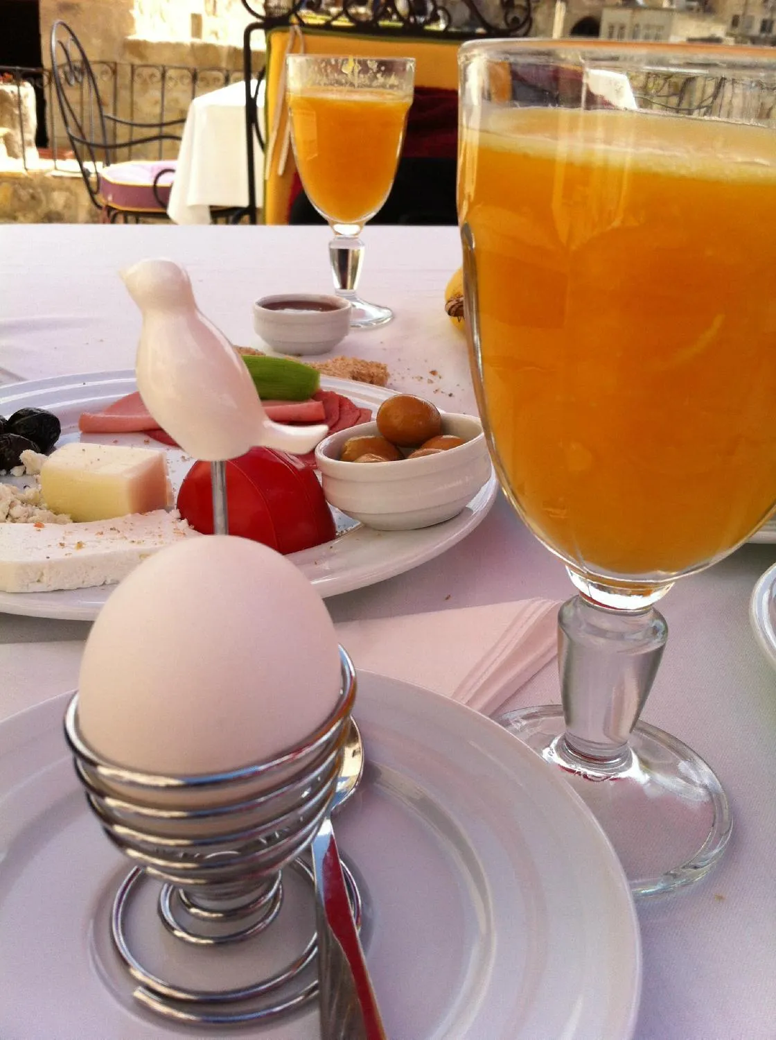 Food and drinks in Hezen Cave Hotel