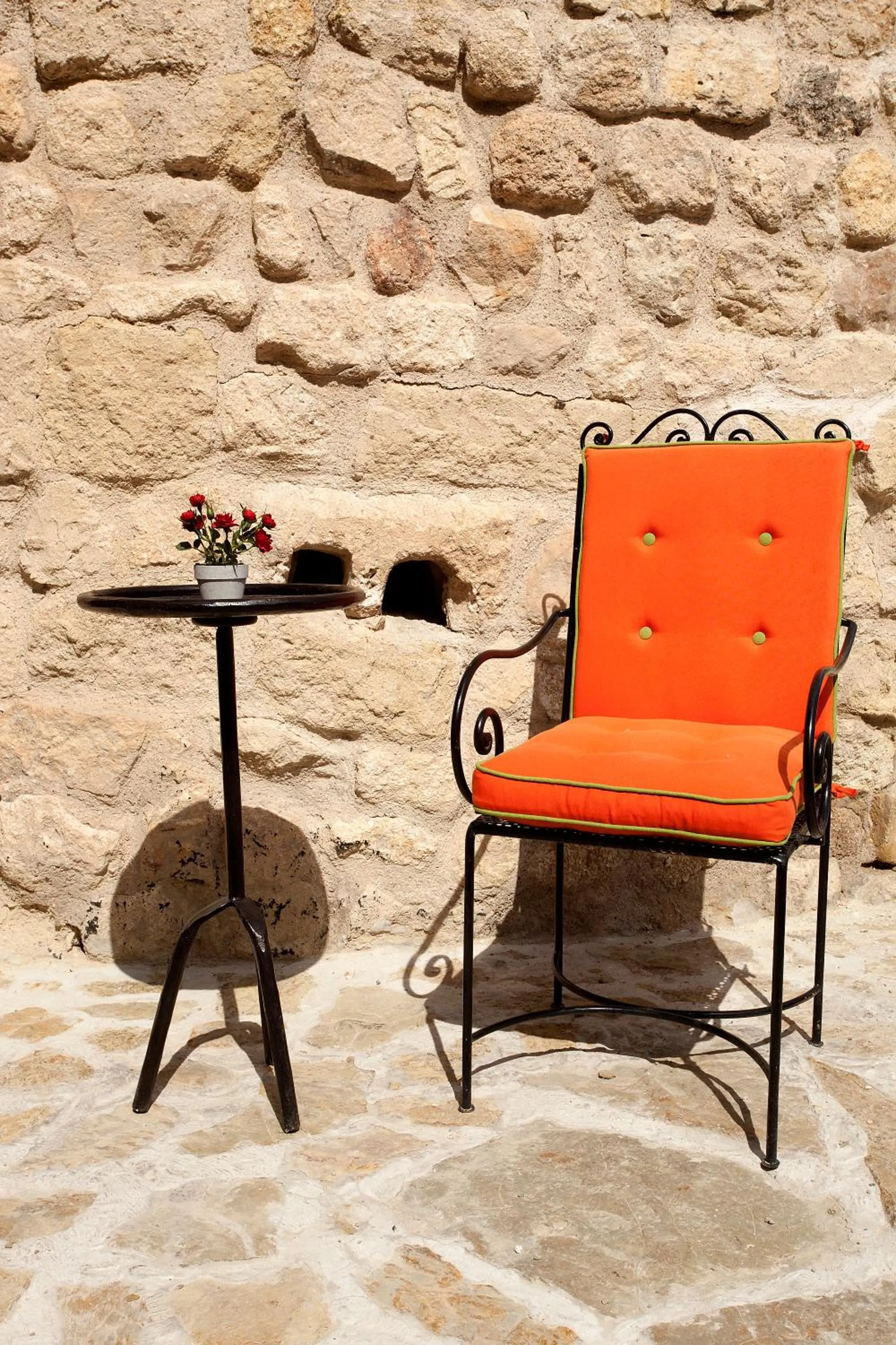 Patio in Hezen Cave Hotel