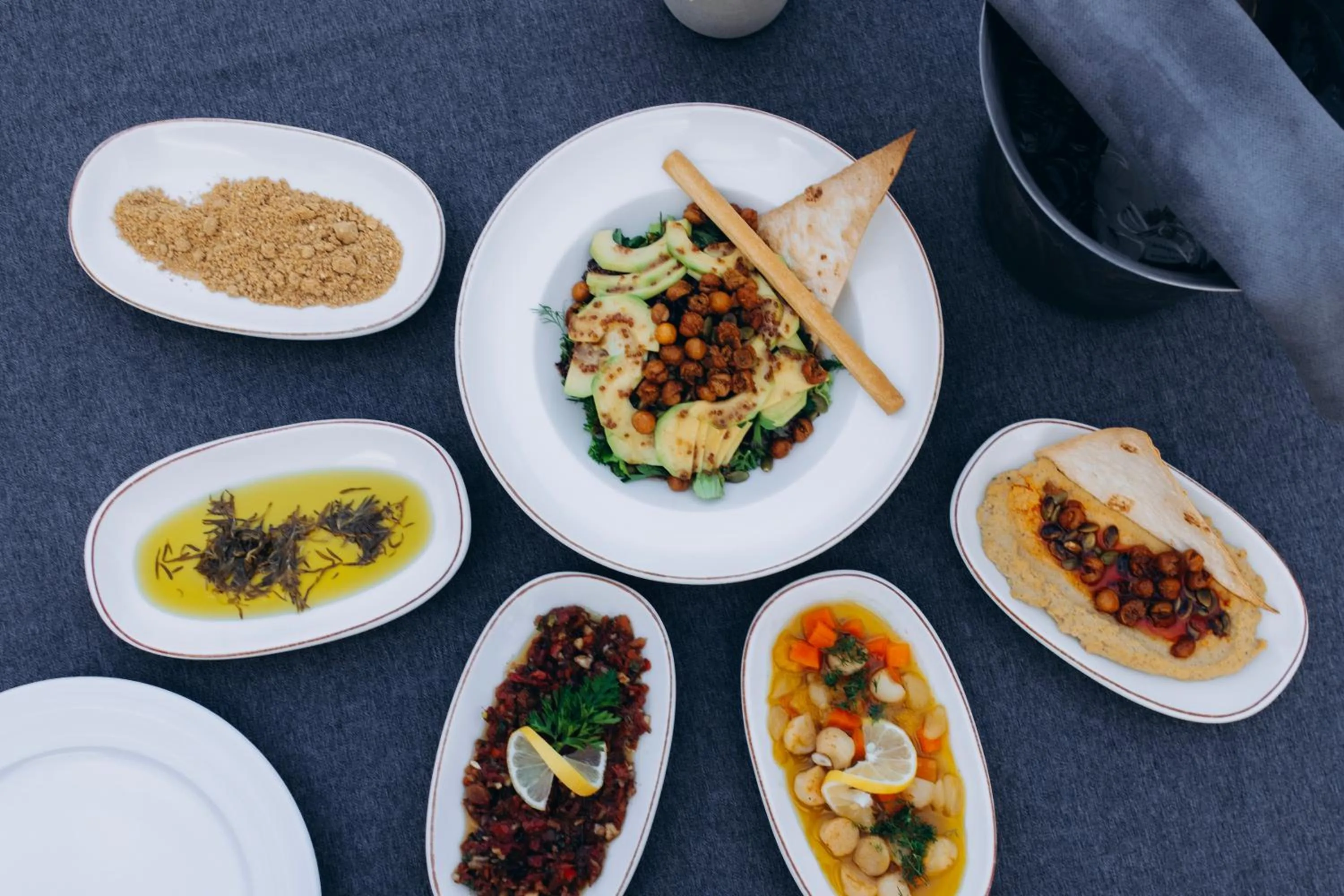 Restaurant/places to eat in Hezen Cave Hotel