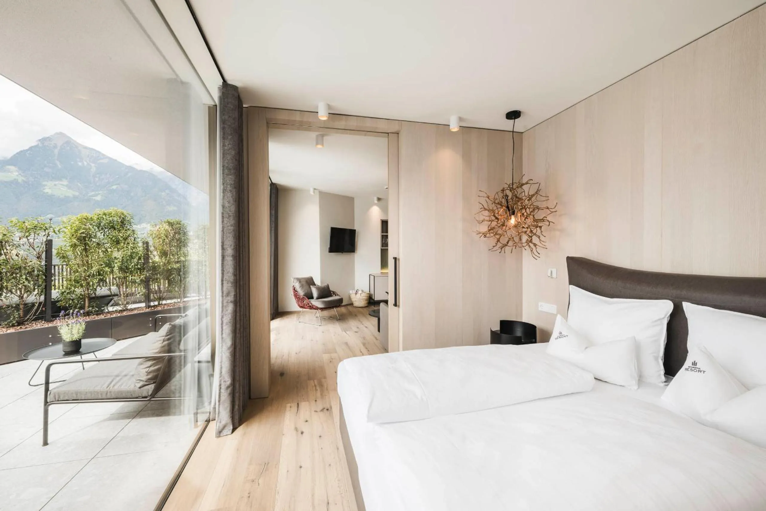 Bedroom, Bed in Schenna Resort