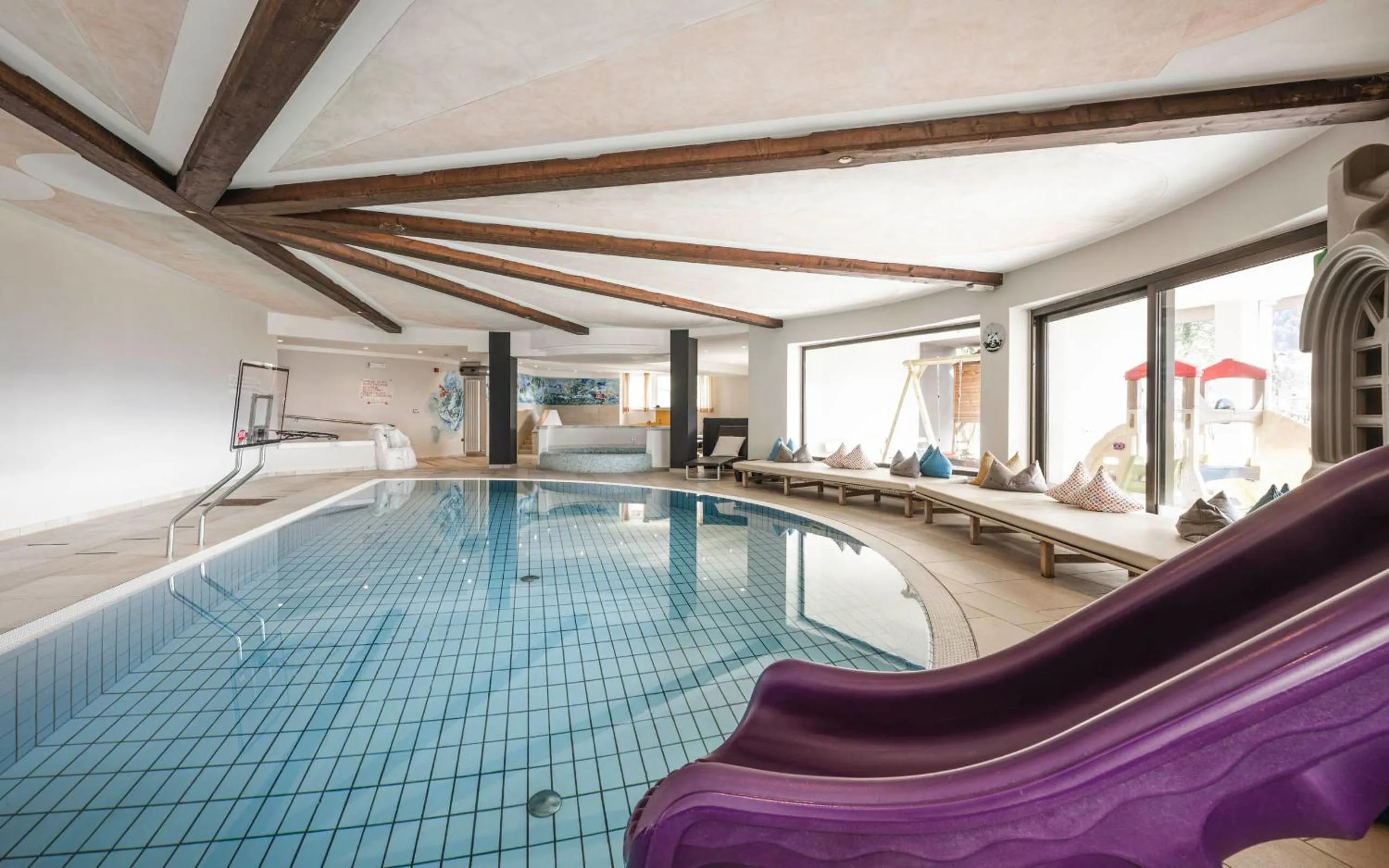 Swimming pool in Schenna Resort