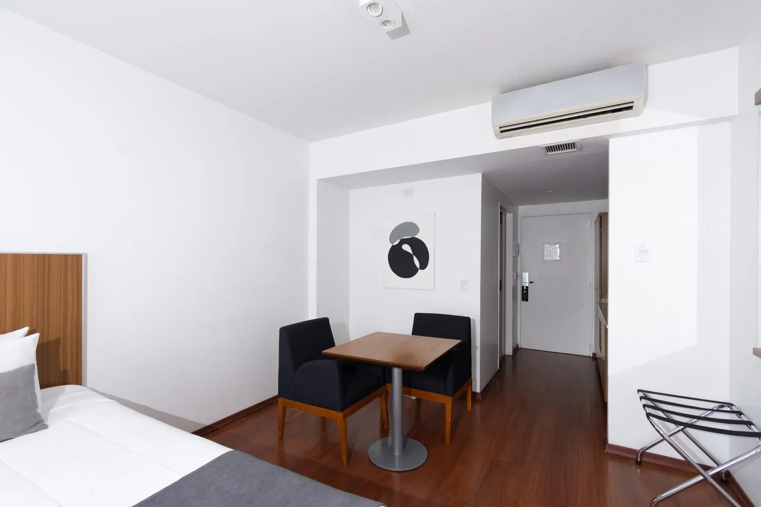 Photo of the whole room, Bed in Hotel Bys Palermo