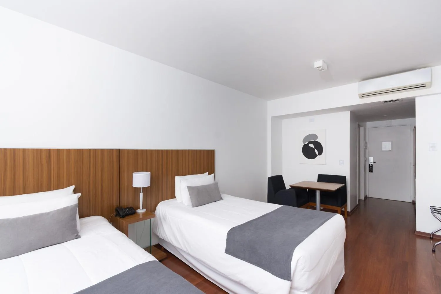 Photo of the whole room, Bed in Hotel Bys Palermo