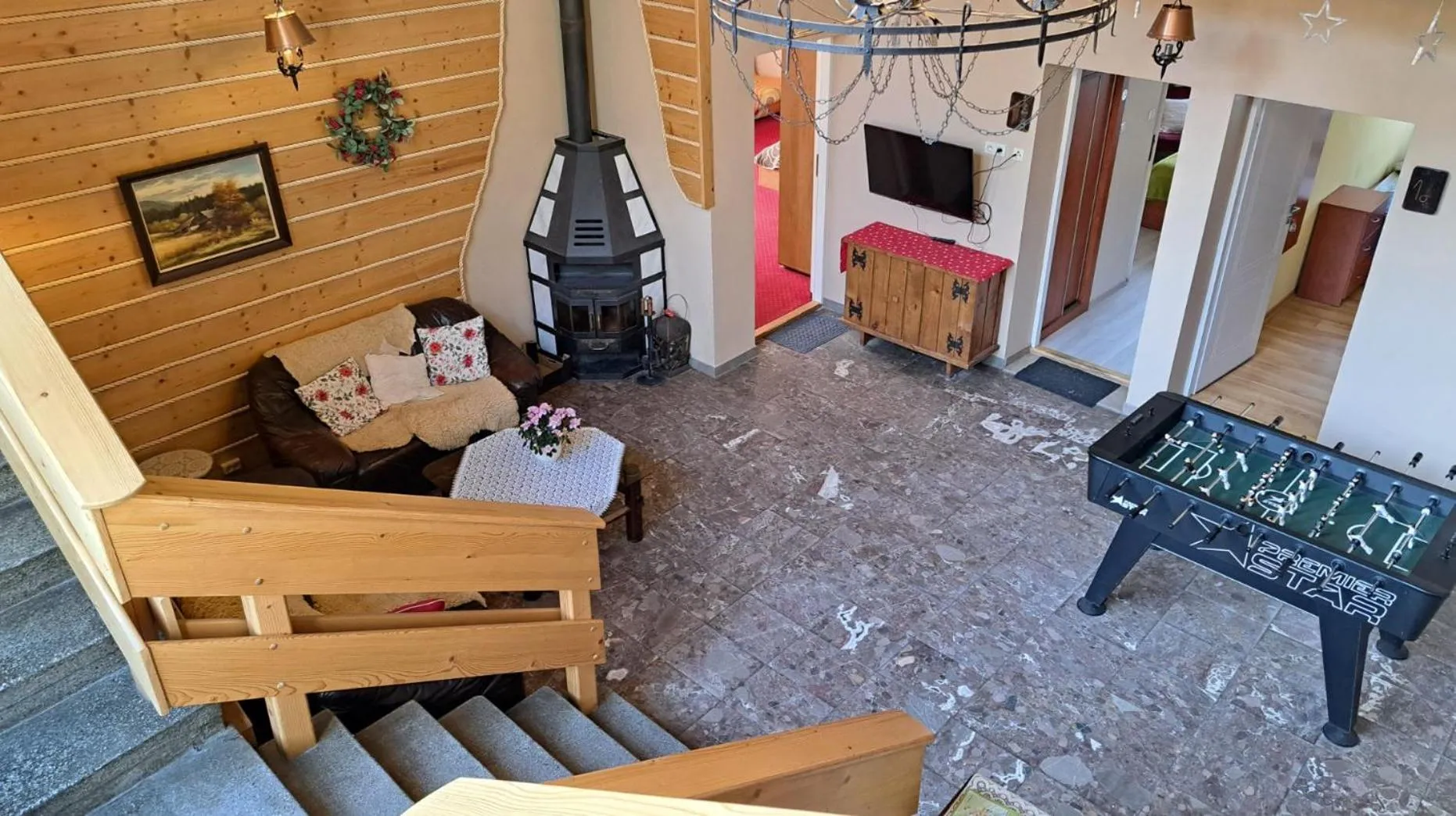 Communal lounge/ TV room in Willa Wisełka