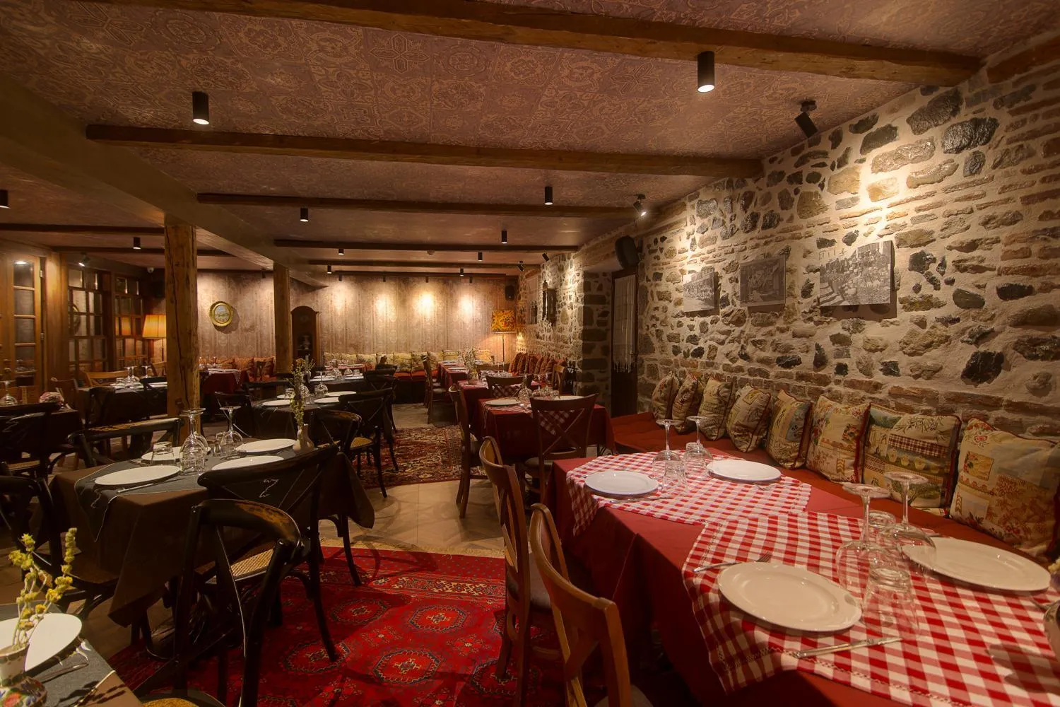 Restaurant/places to eat in HANI I PAZARIT Boutique Hotel