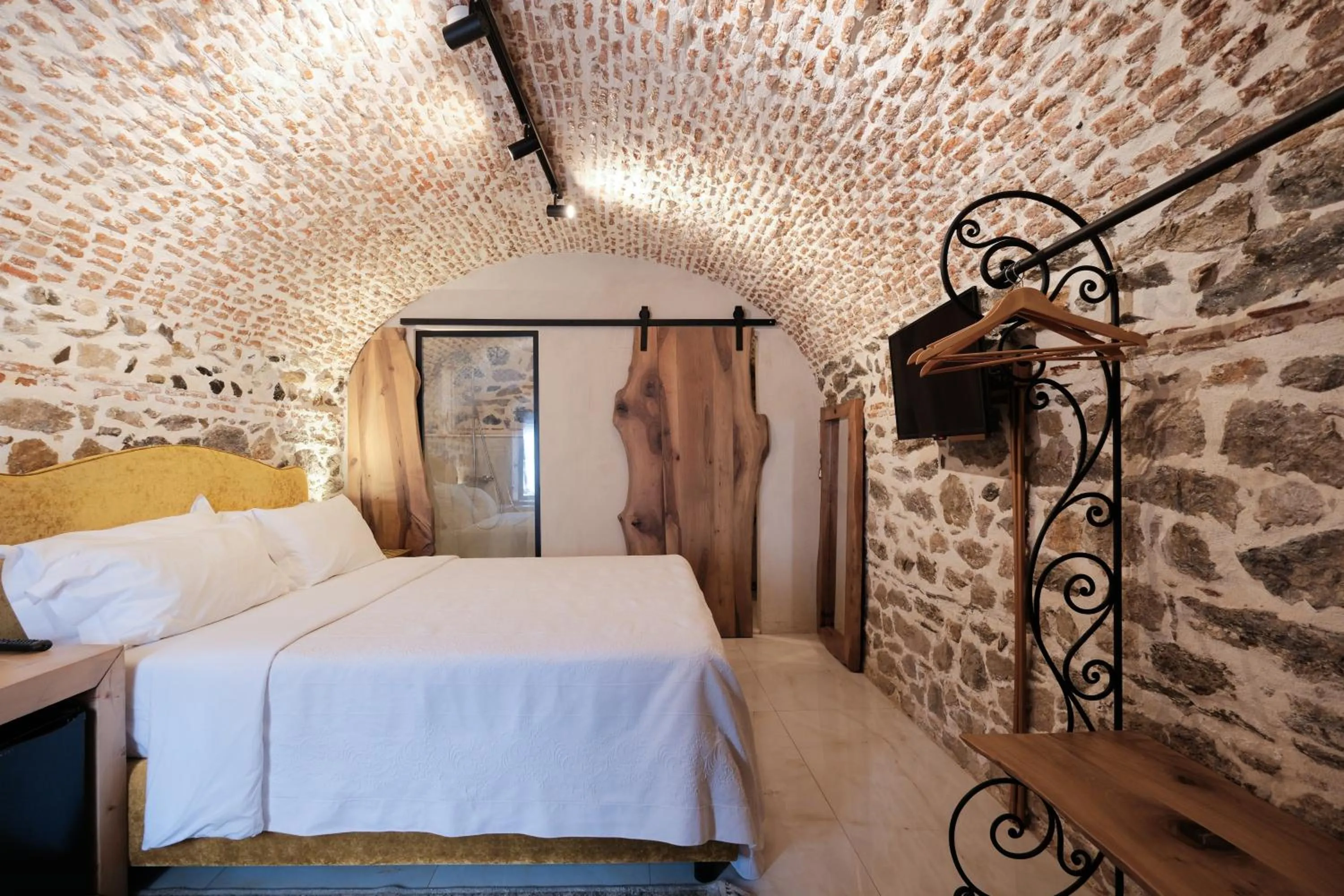 Bed in HANI I PAZARIT Boutique Hotel