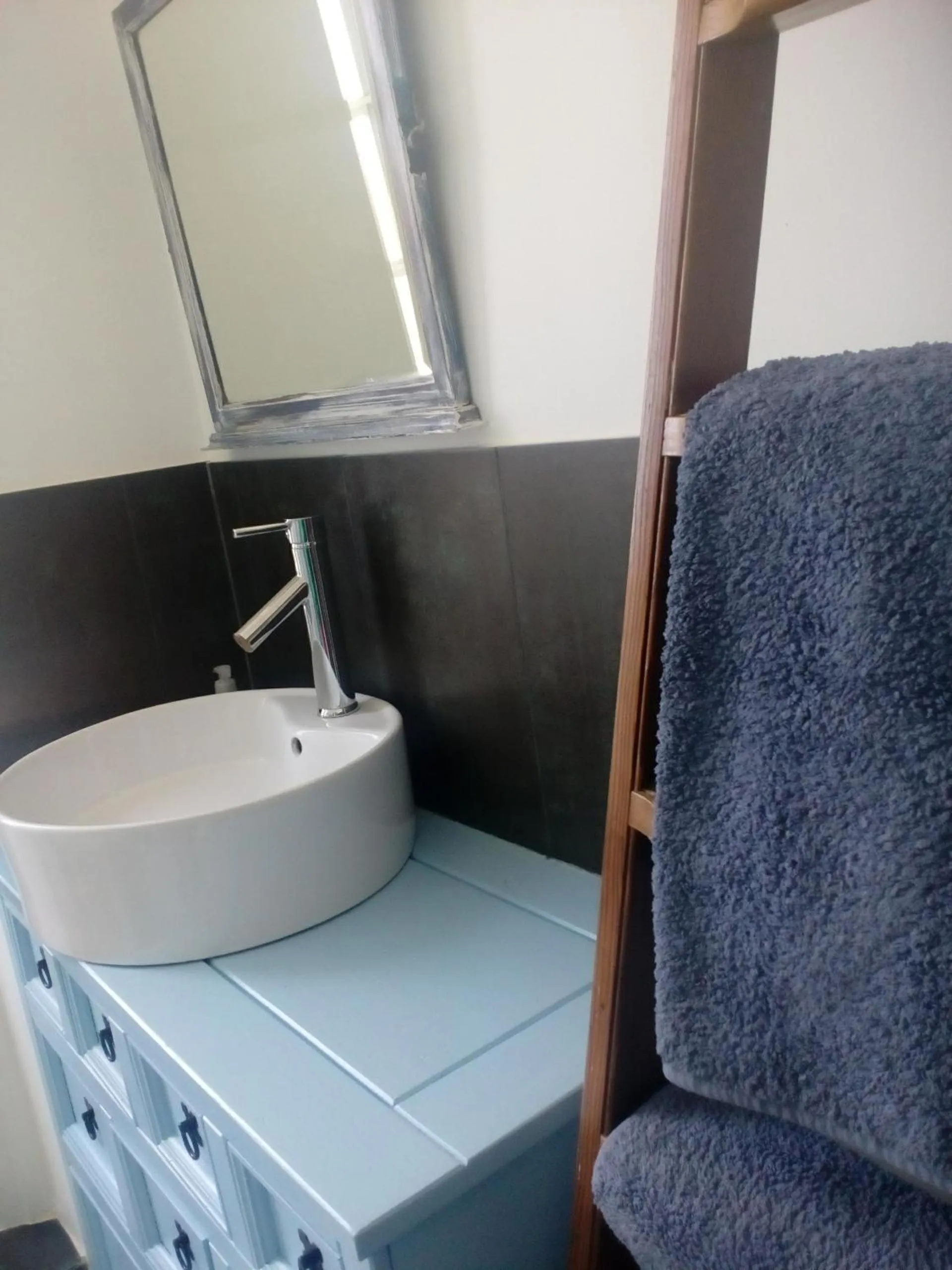 Bathroom in L'ancienne École