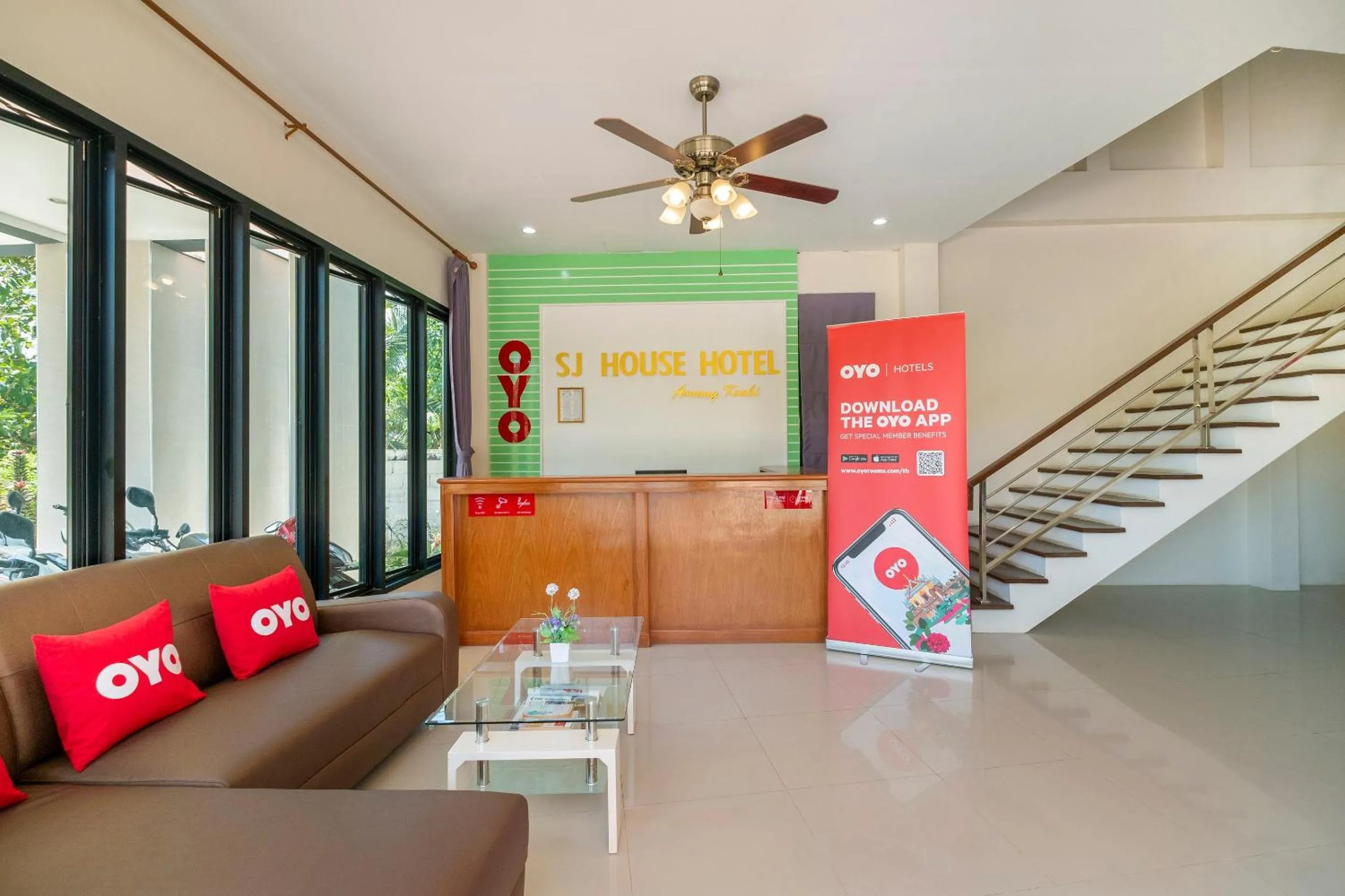 Lobby or reception in OYO 665 Sj House Hotel