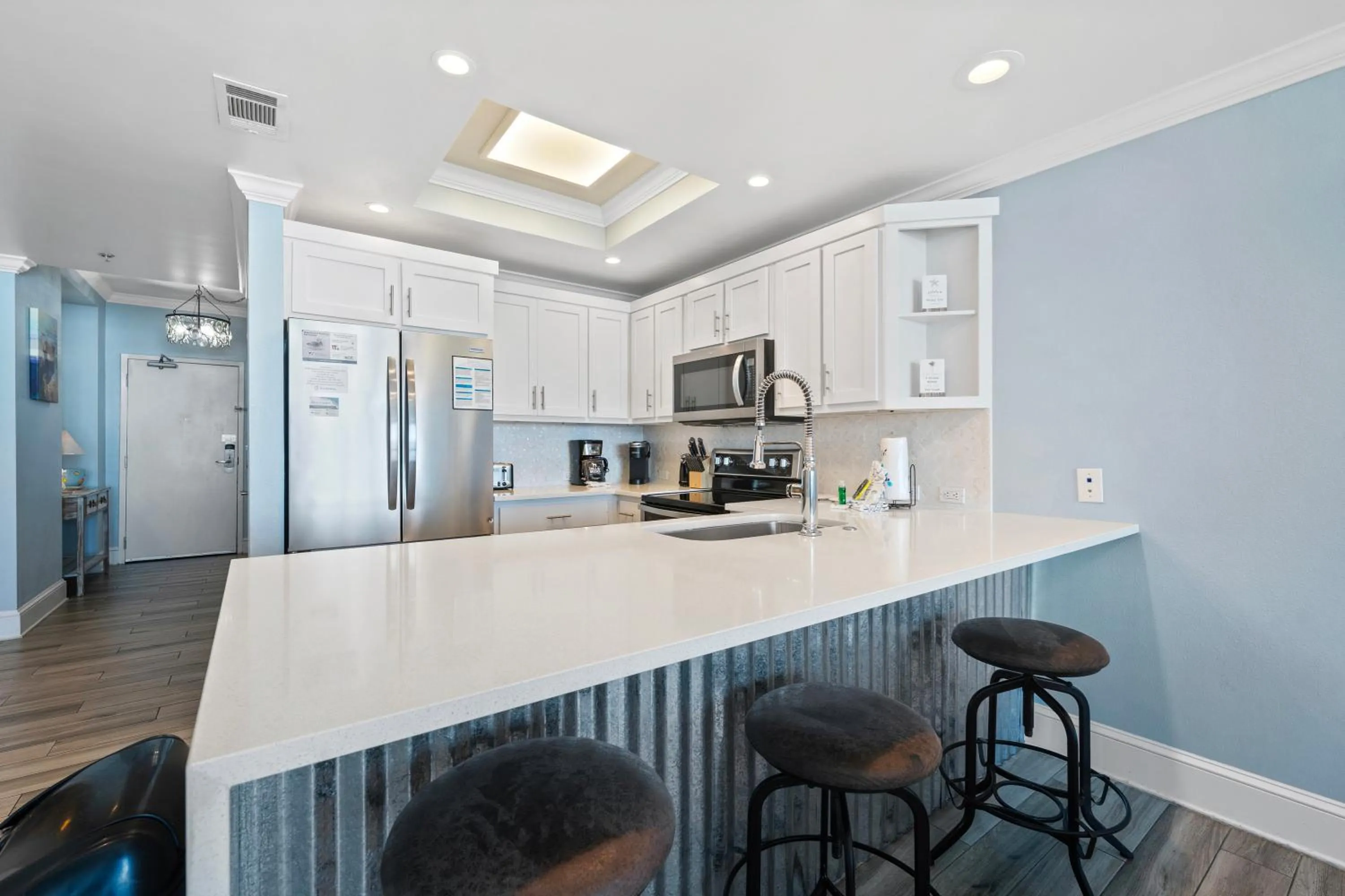 Kitchen or kitchenette in Lighthouse 714