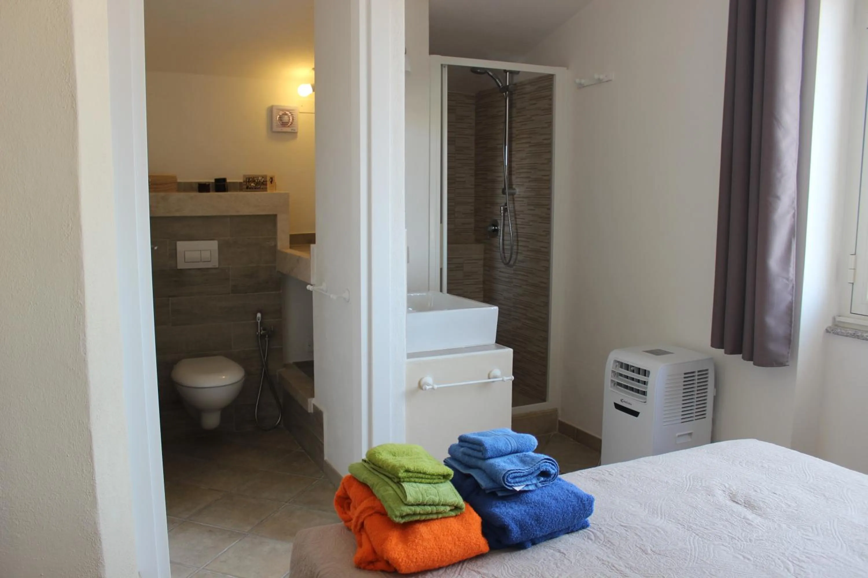 Photo of the whole room, Bed in B&B S'arenada