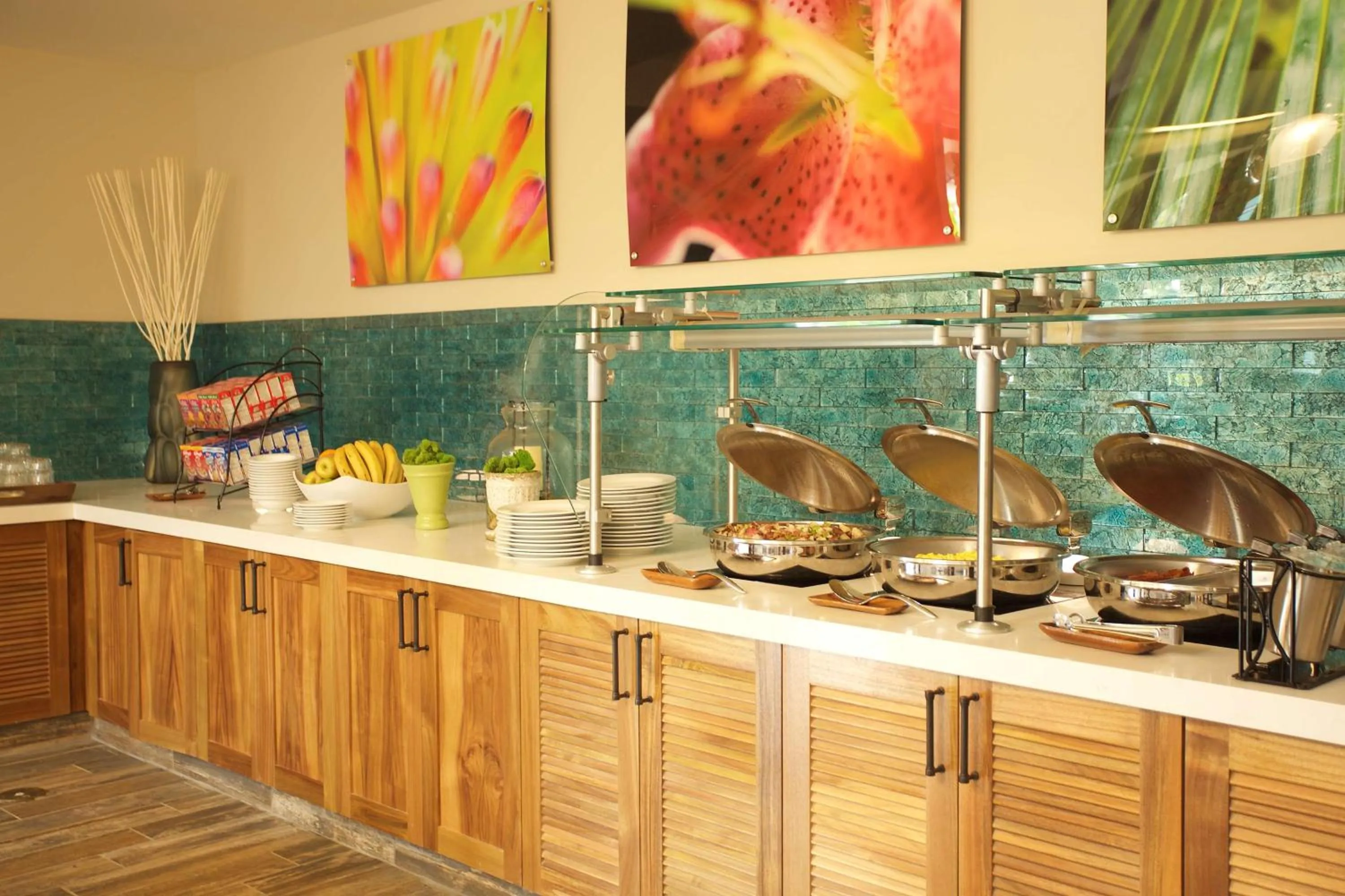 Restaurant/places to eat in Hilton Garden Inn Kauai Wailua Bay, HI