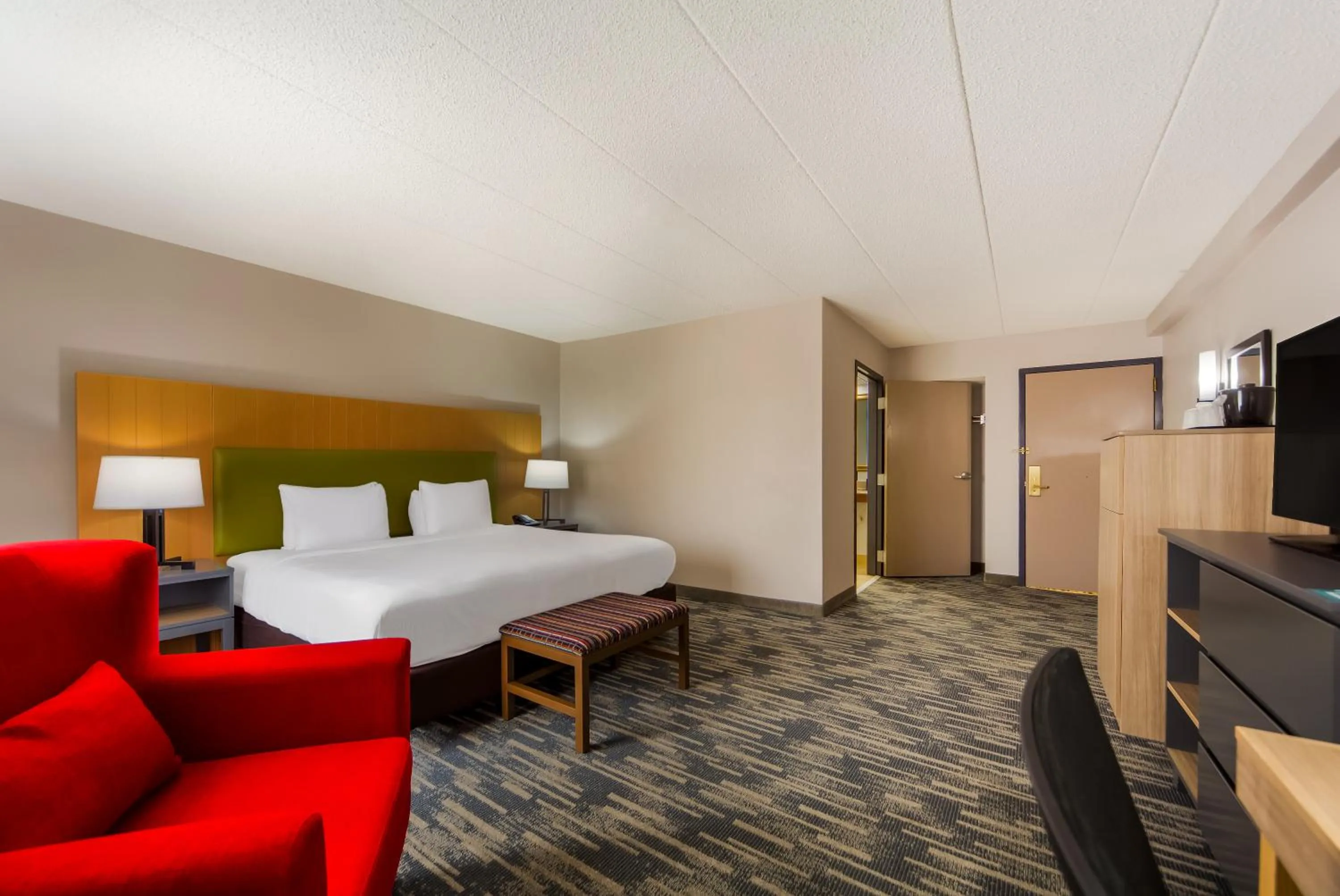 Bed in Country Inn & Suites by Radisson, Lincoln Airport, NE