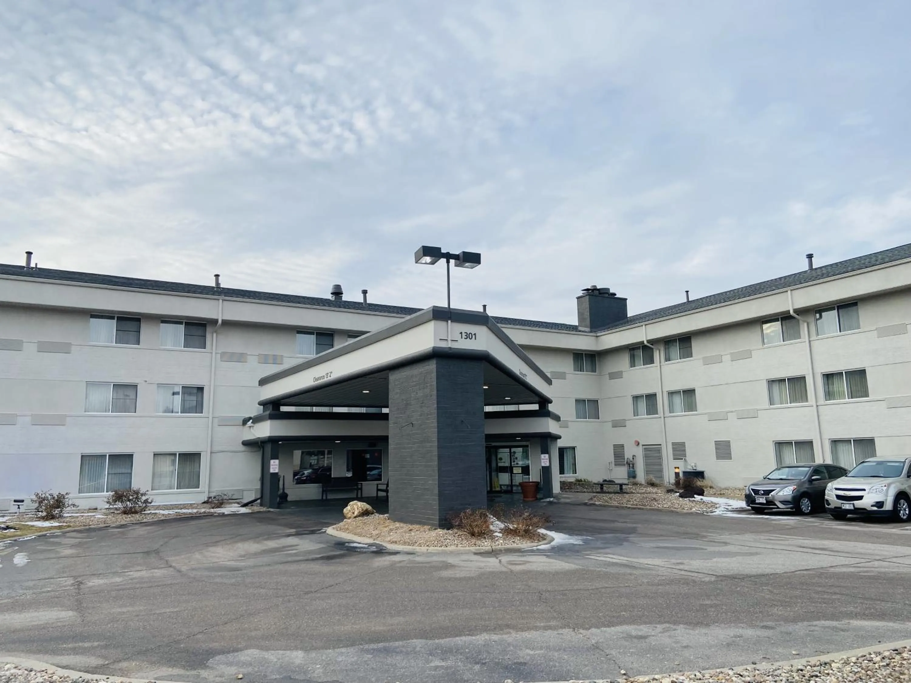 Property building in Country Inn & Suites by Radisson, Lincoln Airport, NE