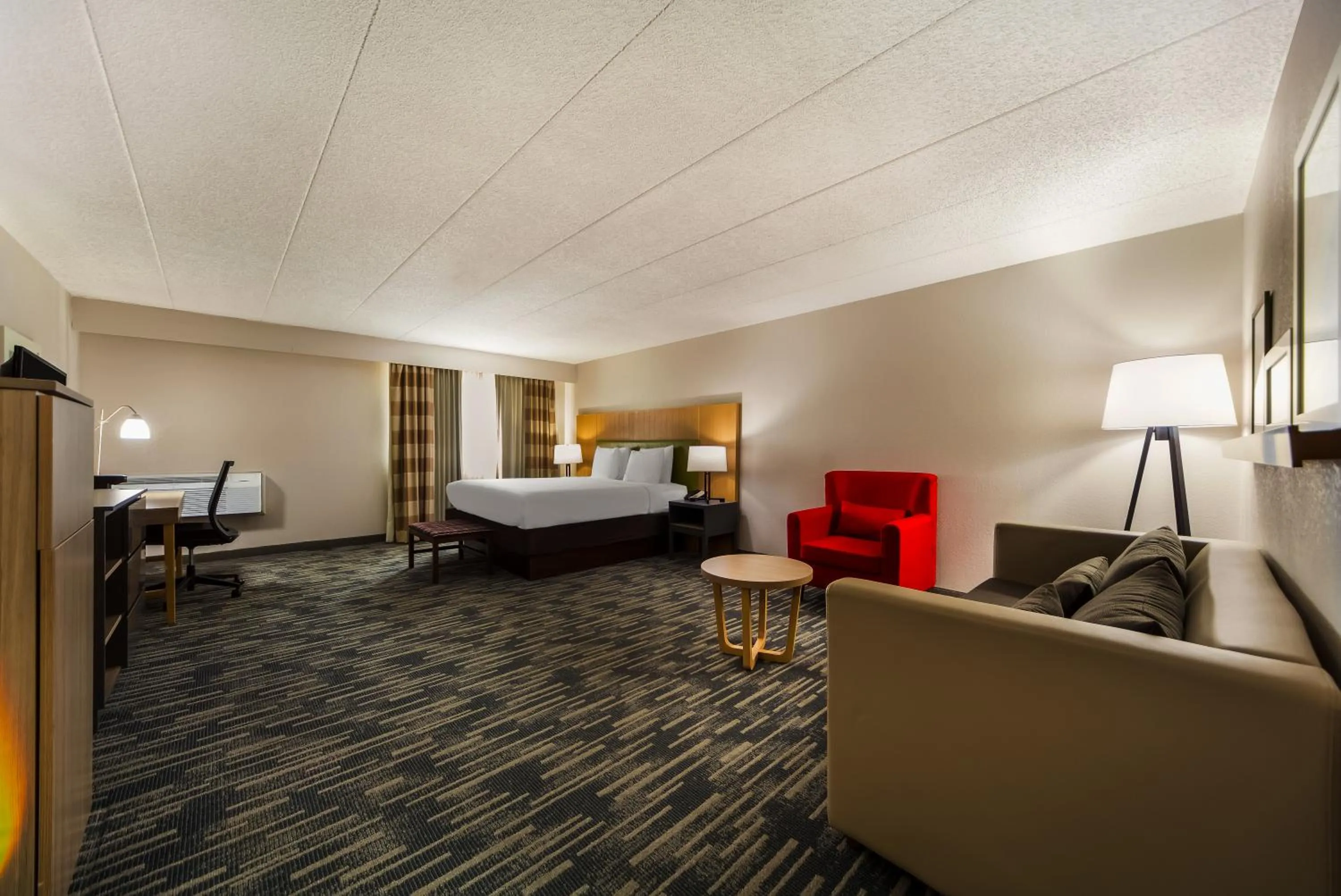 Bed in Country Inn & Suites by Radisson, Lincoln Airport, NE