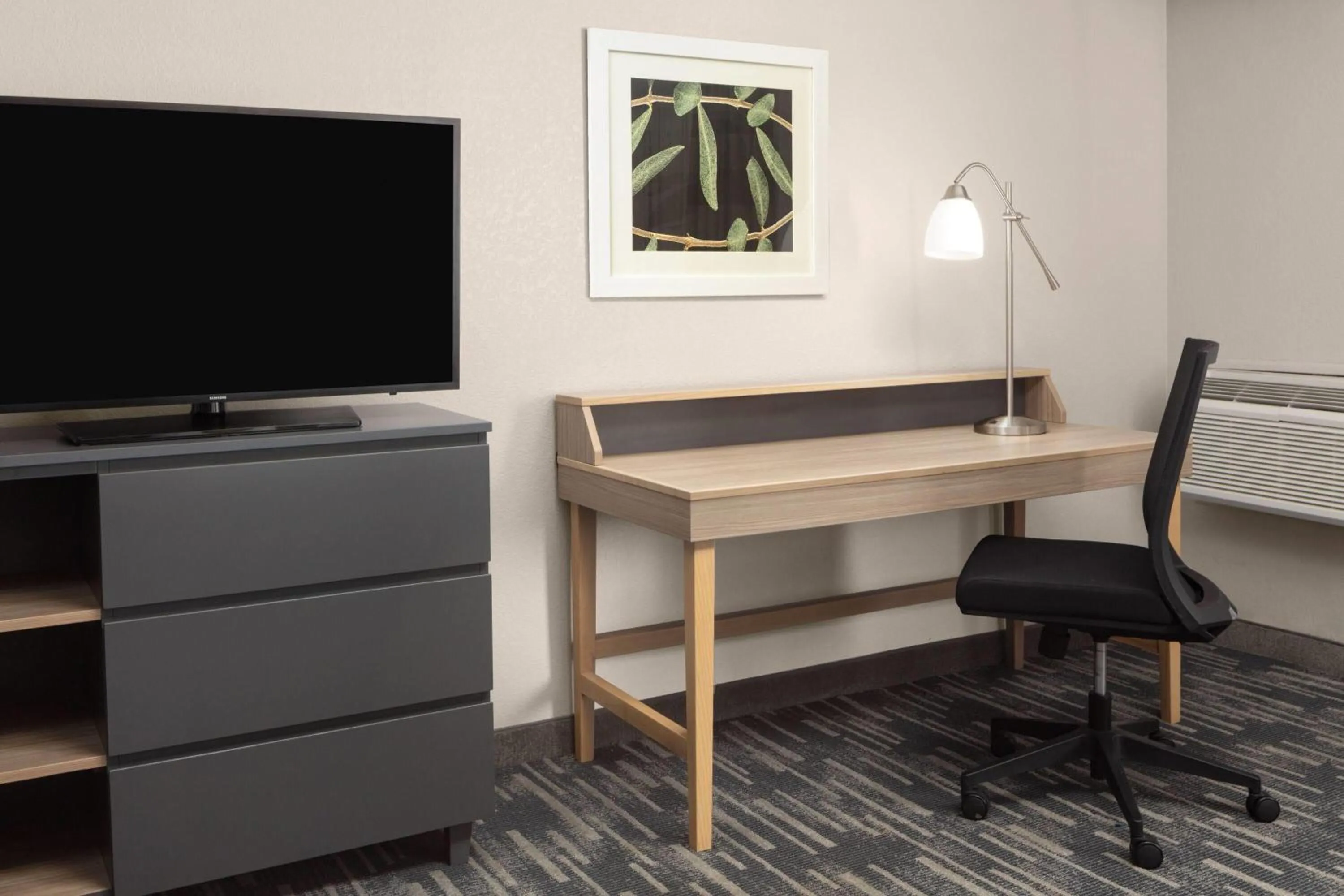 Photo of the whole room in Wingate by Wyndham Lincoln Airport East I-80