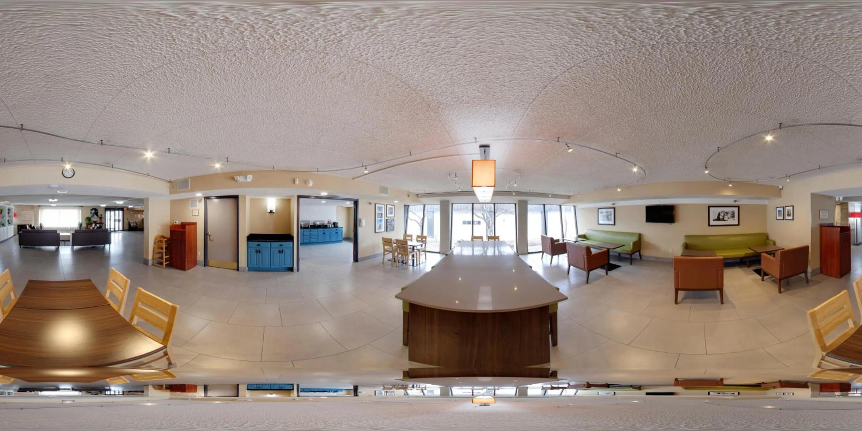 Breakfast in Country Inn & Suites by Radisson, Lincoln Airport, NE