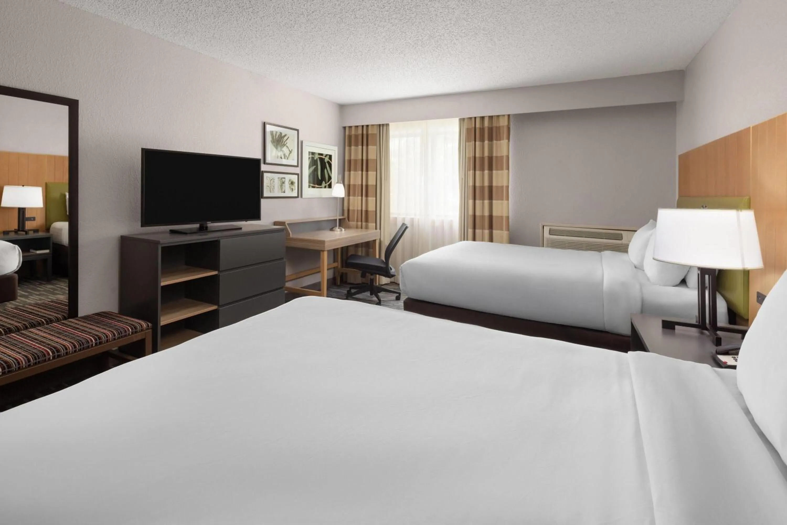 Photo of the whole room, Bed in Wingate by Wyndham Lincoln Airport East I-80