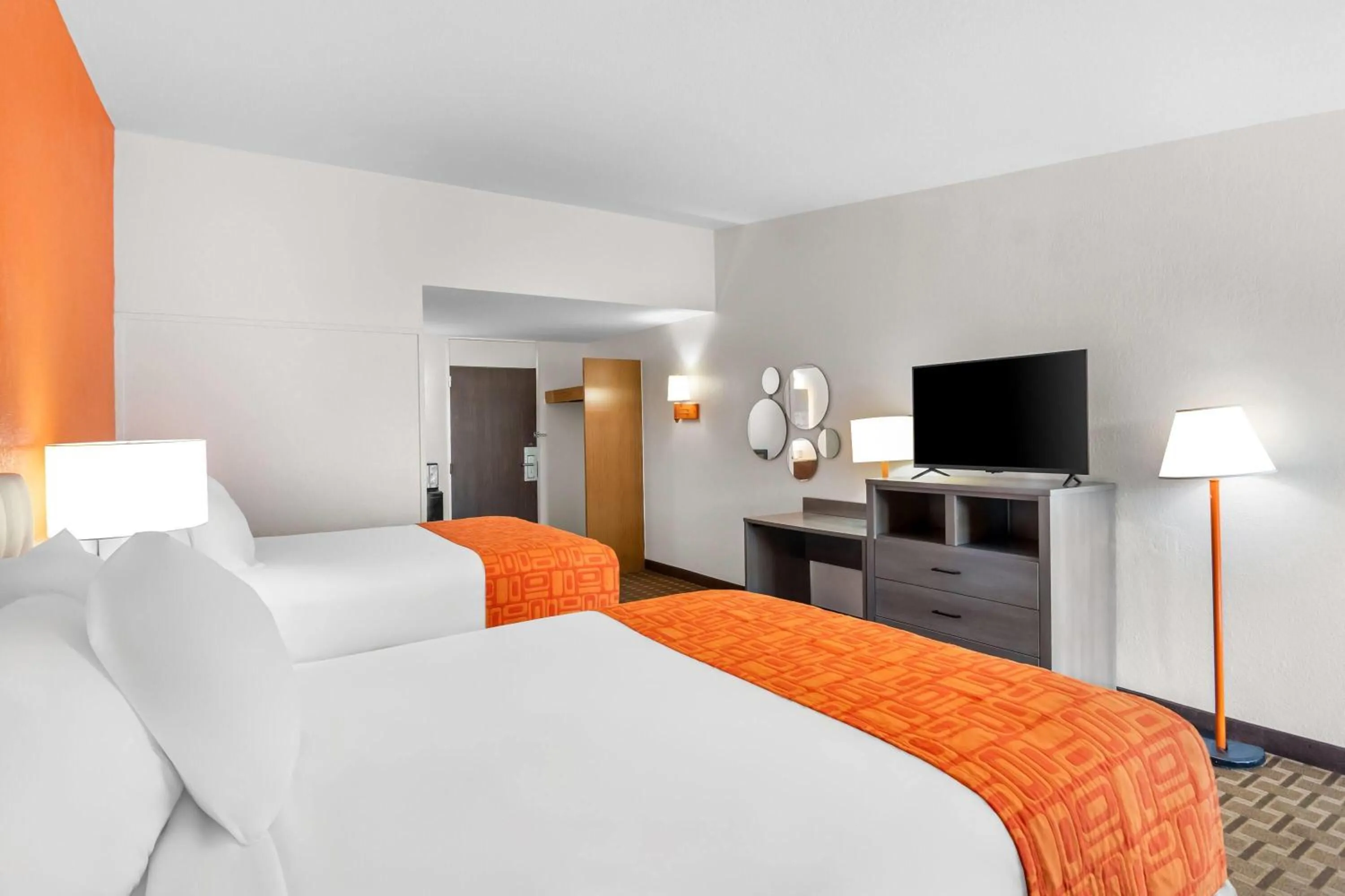 Bed in Howard Johnson by Wyndham Vero Beach / Downtown