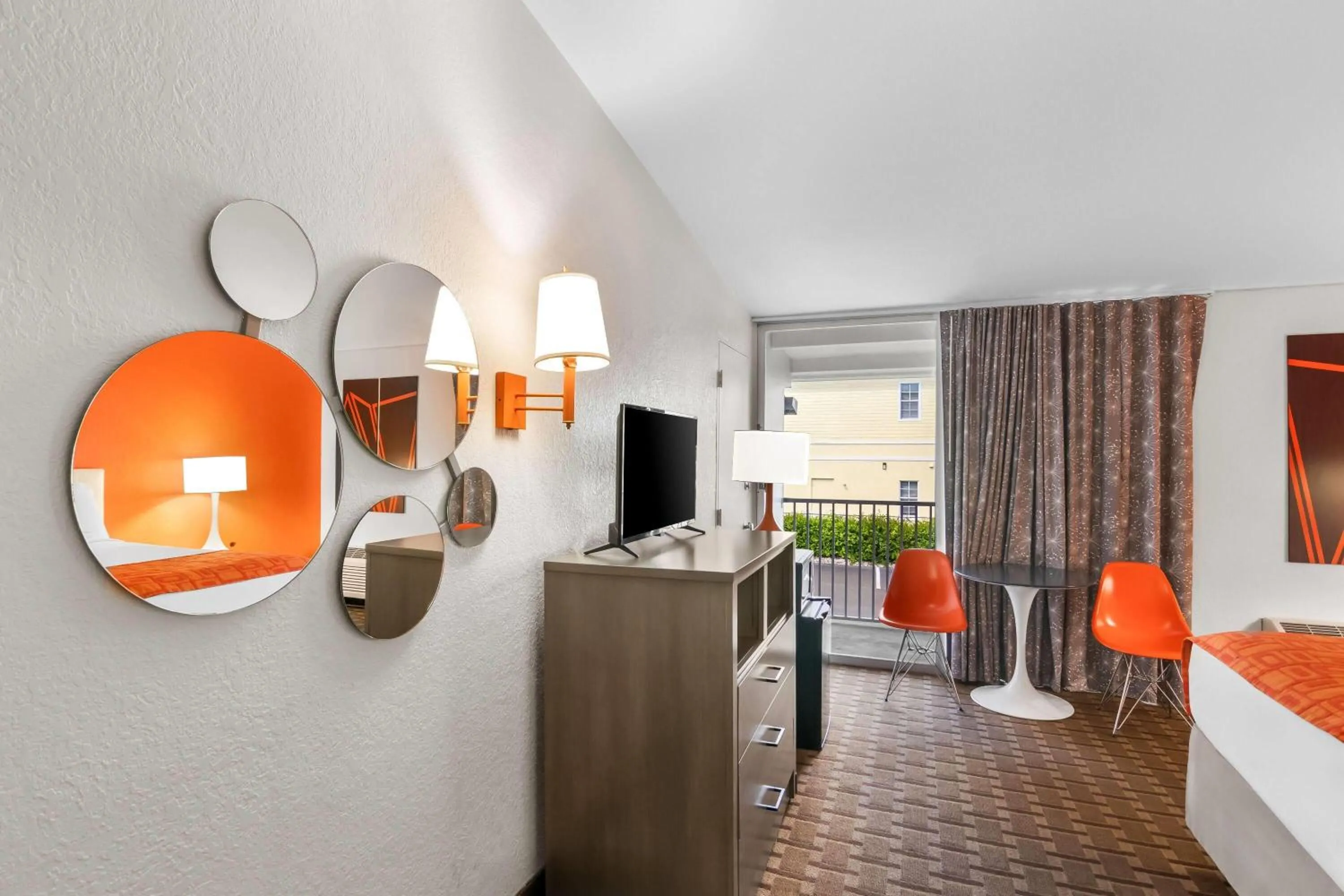 Bed in Howard Johnson by Wyndham Vero Beach / Downtown