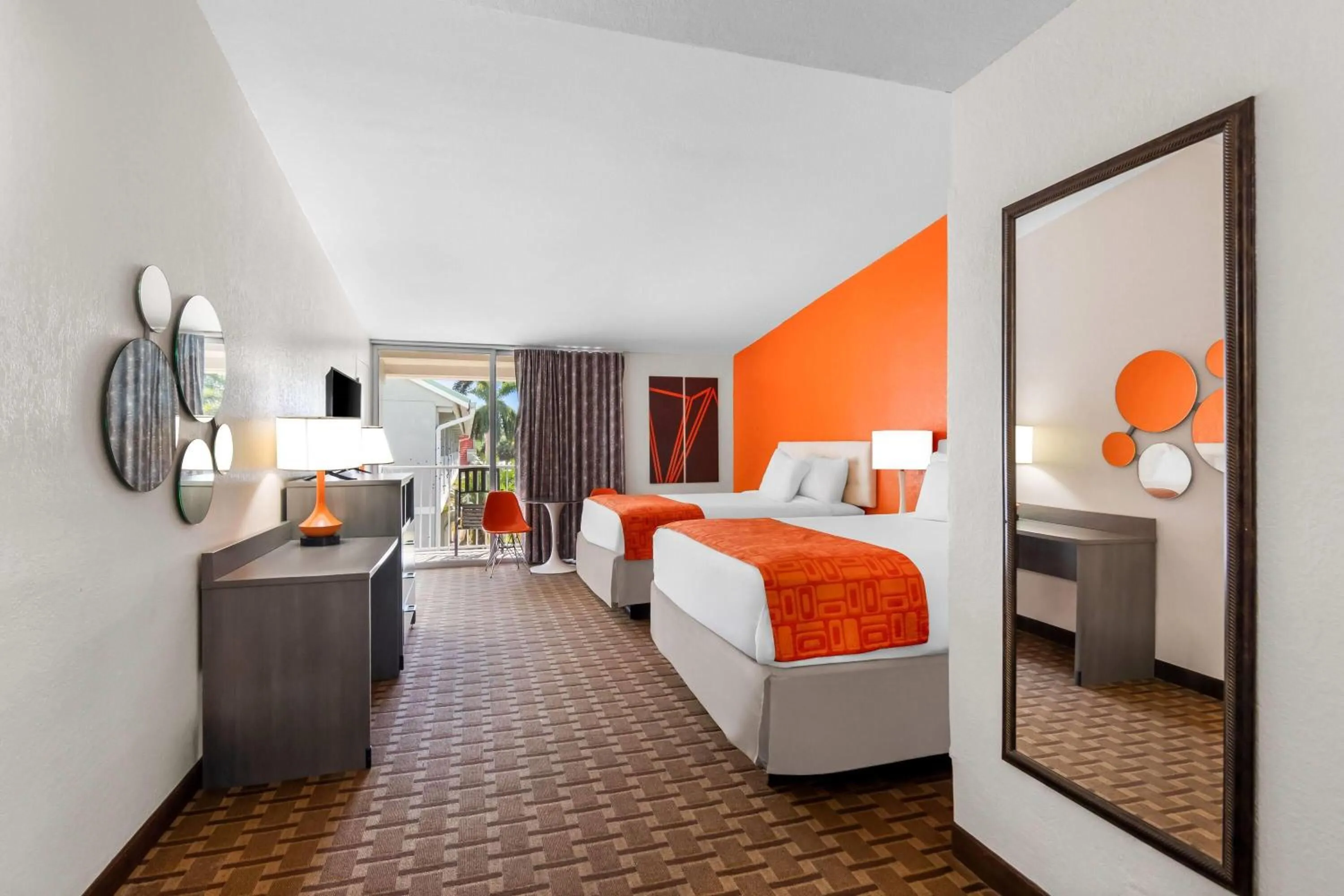 Bed in Howard Johnson by Wyndham Vero Beach / Downtown