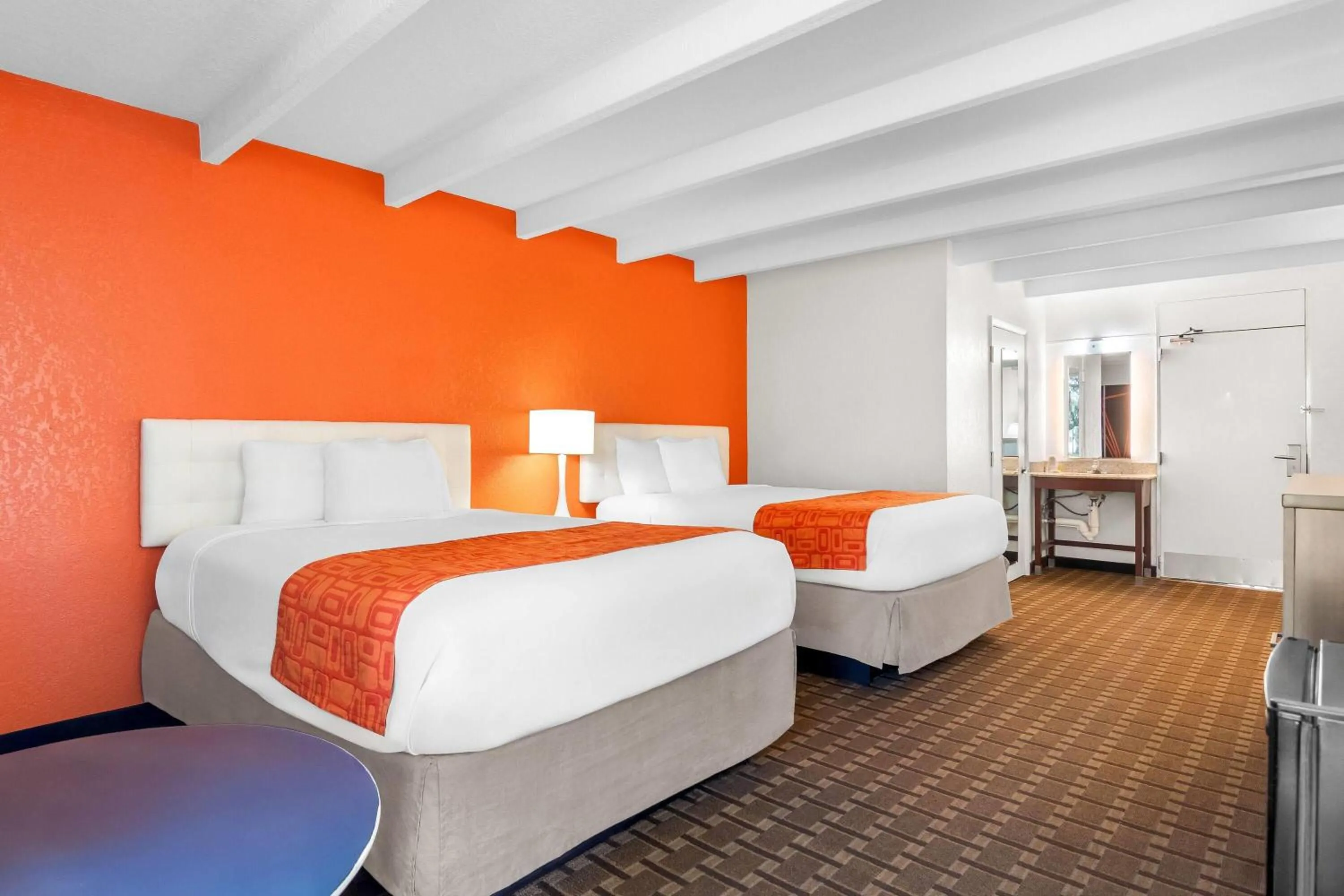 Bed in Howard Johnson by Wyndham Vero Beach / Downtown