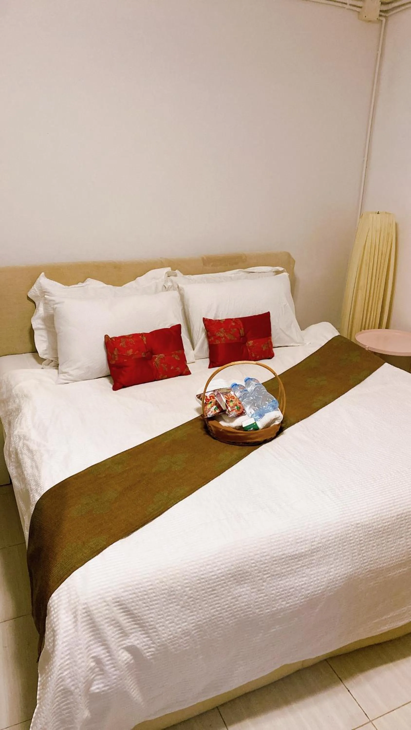 Bed in 12/14 HOME Studio