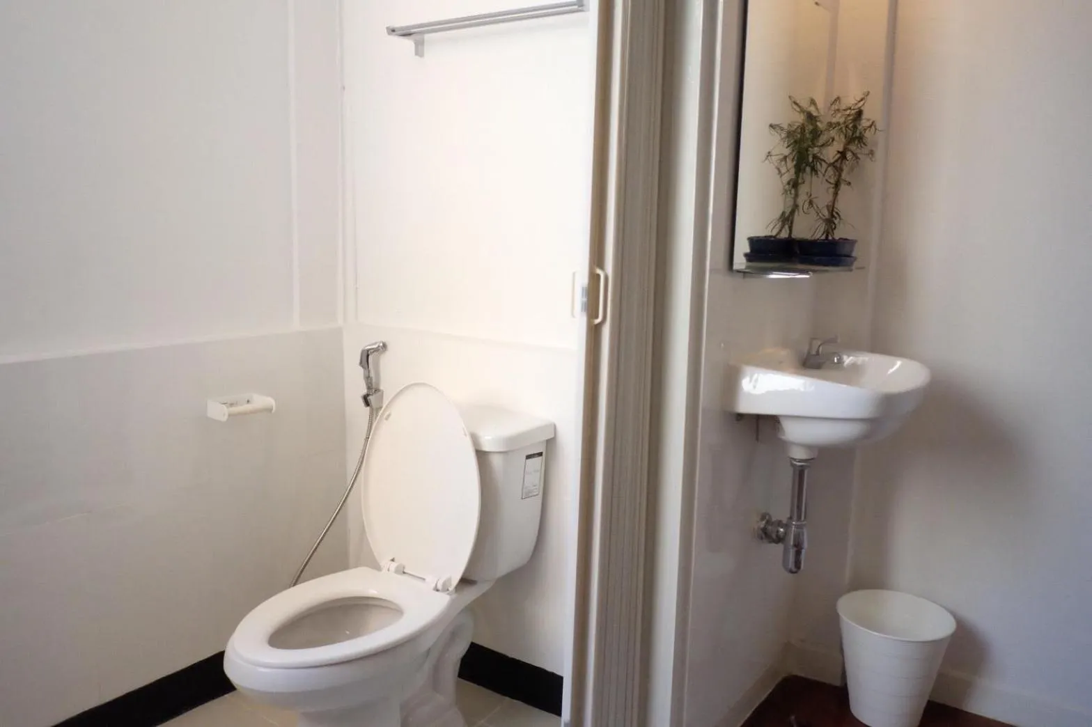 Bathroom in 12/14 HOME Studio