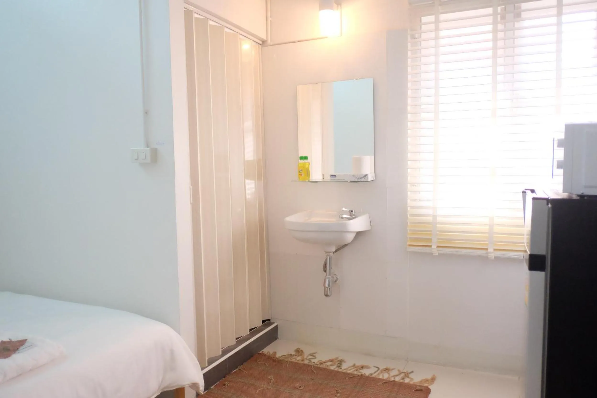 Bed in 12/14 HOME Studio