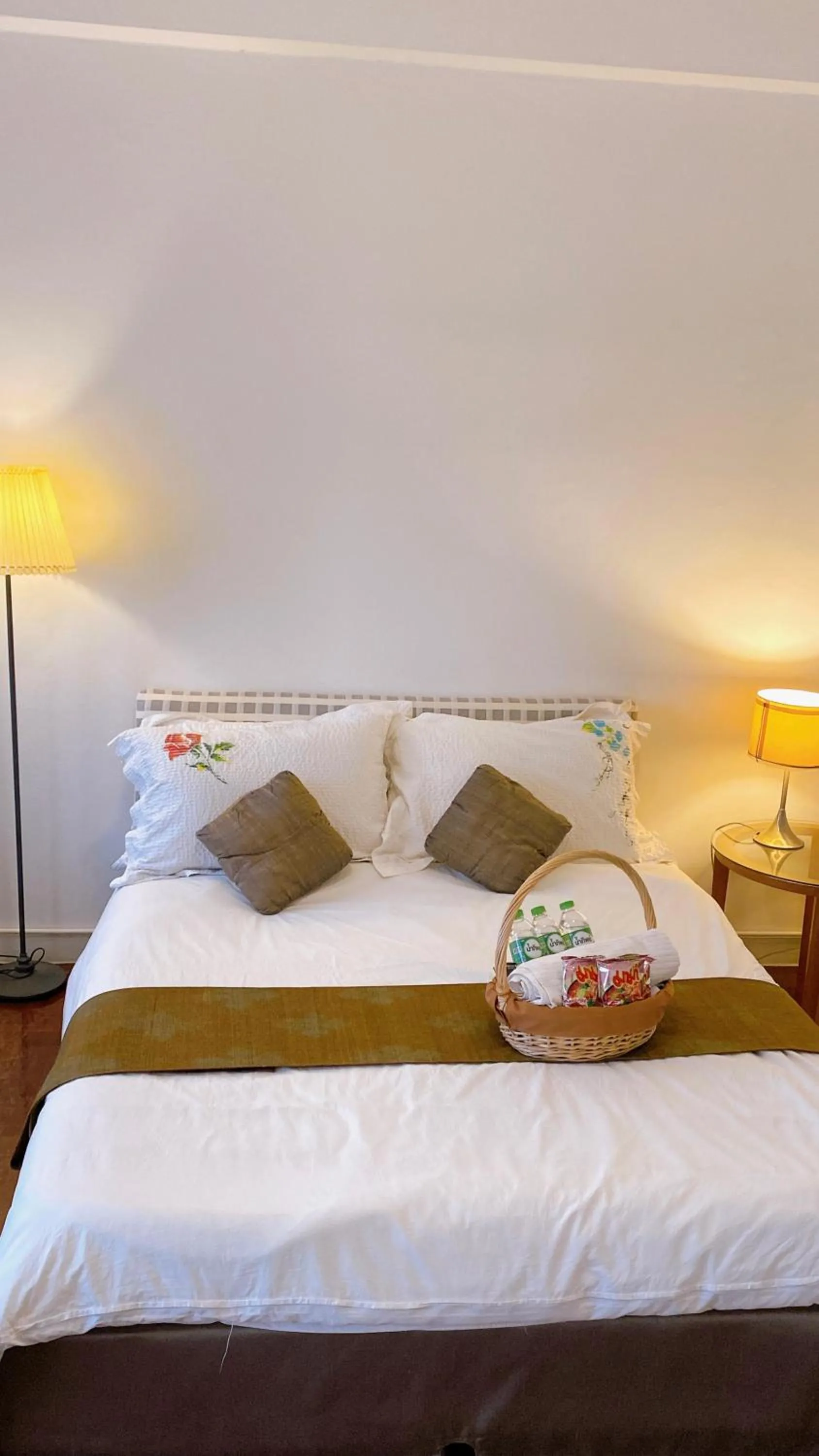 Bed in 12/14 HOME Studio