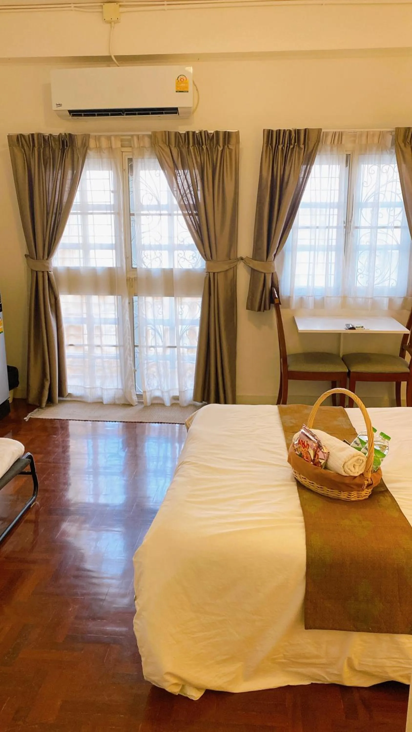 Bed in 12/14 HOME Studio