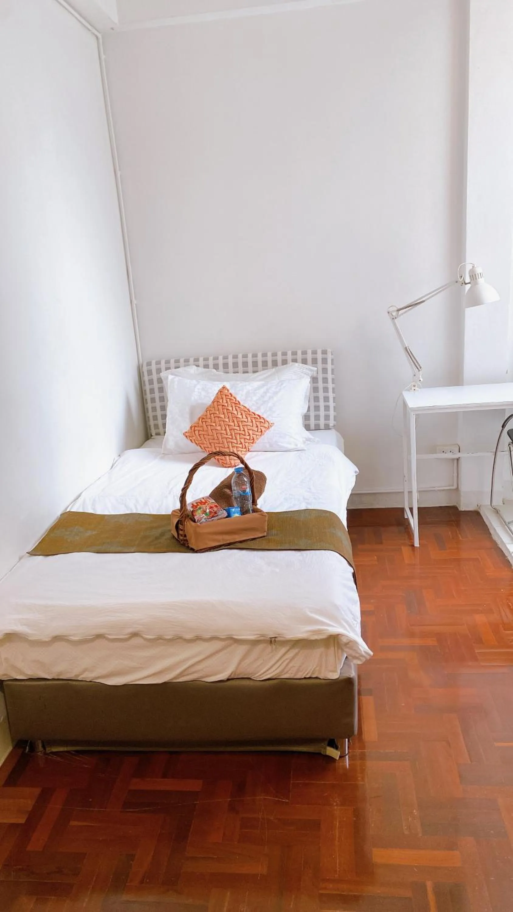 Bed in 12/14 HOME Studio