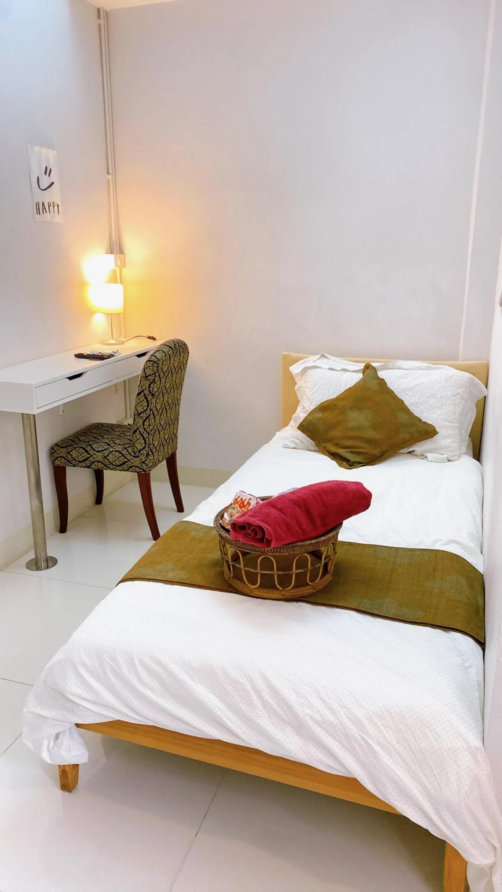 Bed in 12/14 HOME Studio