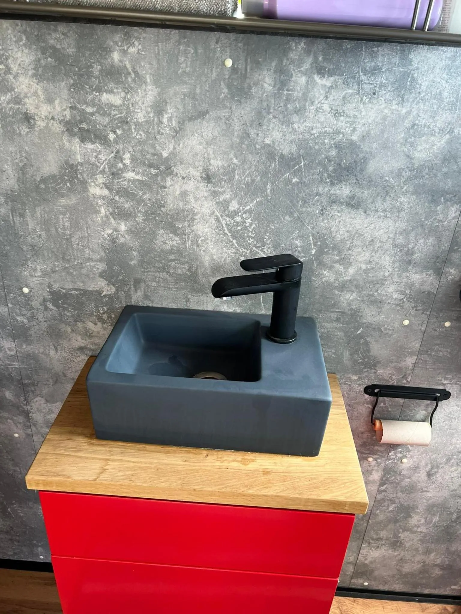 Roger's Hostel Tel Aviv (age 18-45)