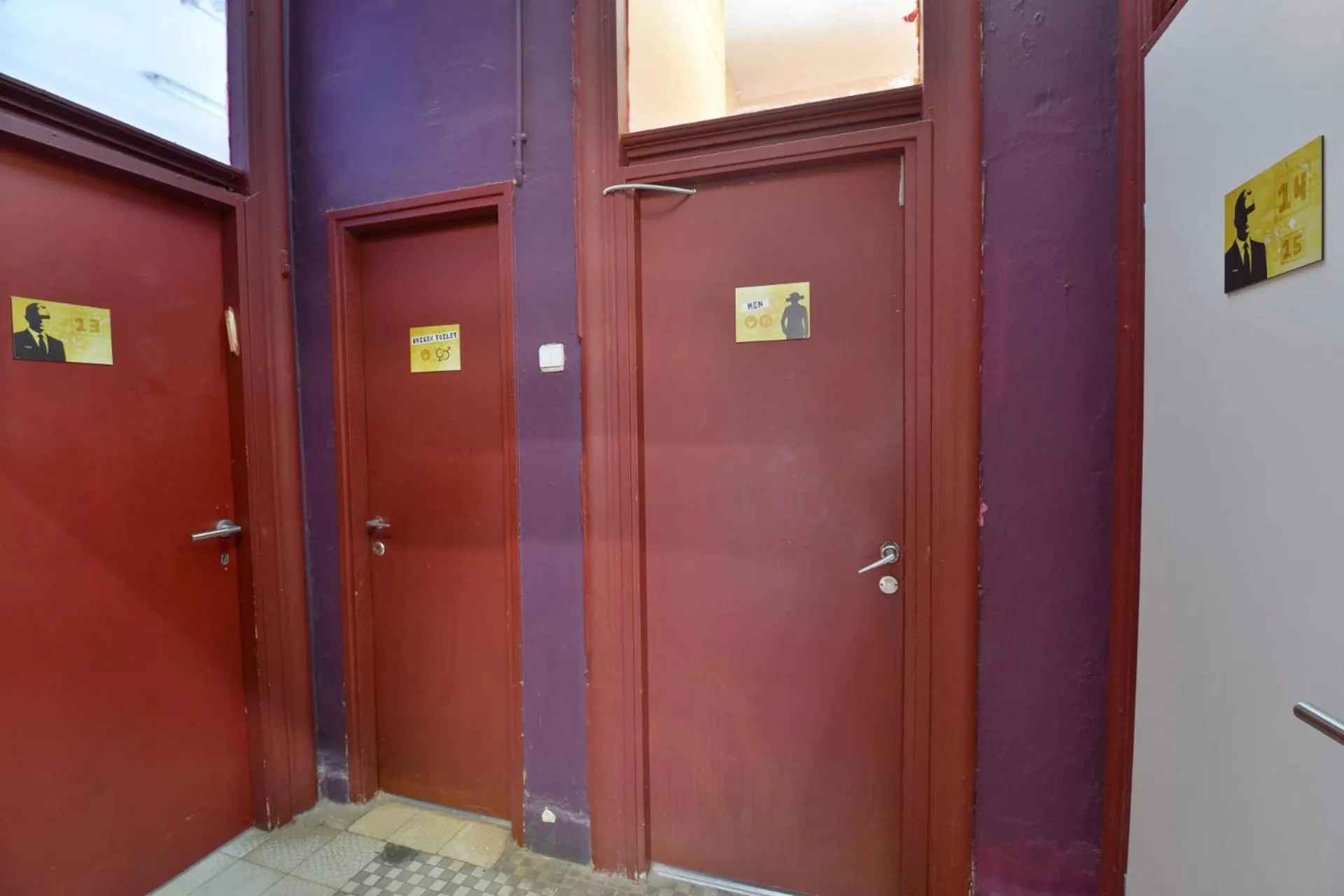 Roger's Hostel Tel Aviv (age 18-45)