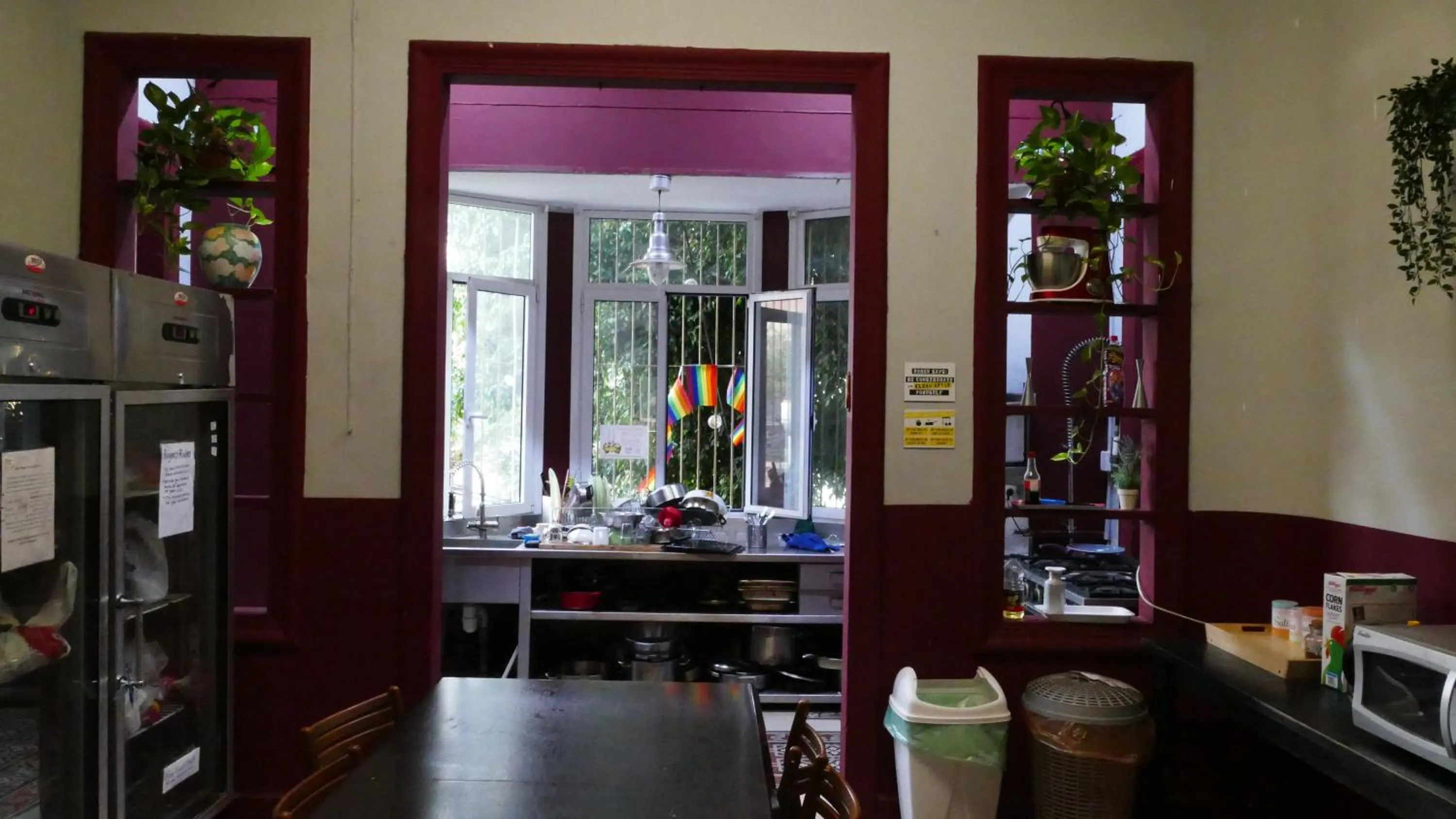 Roger's Hostel Tel Aviv (age 18-45)