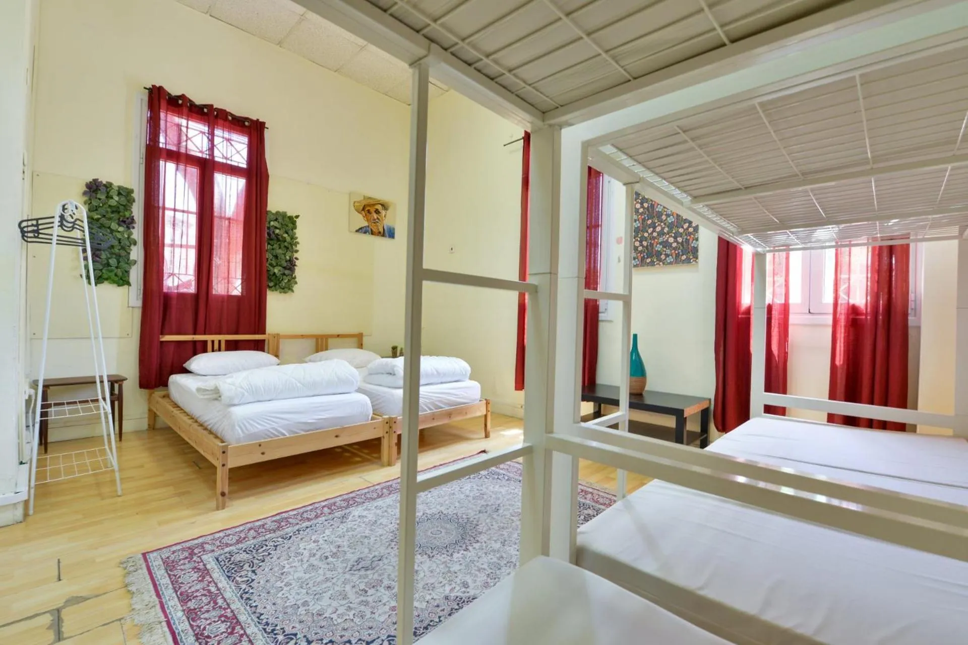 Bed in Roger's Hostel Tel Aviv (age 18-45)