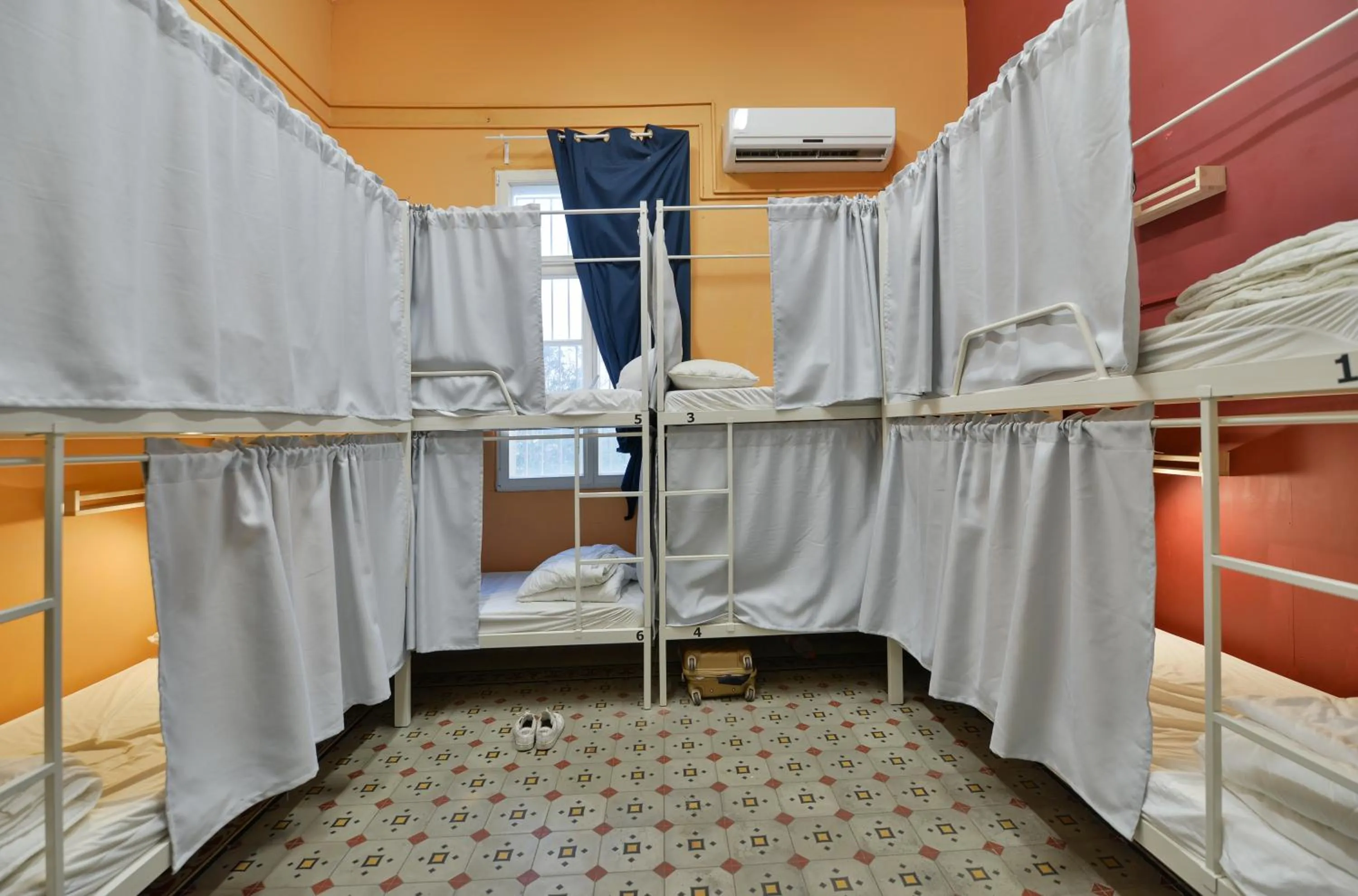 Bed in Roger's Hostel Tel Aviv (age 18-45)