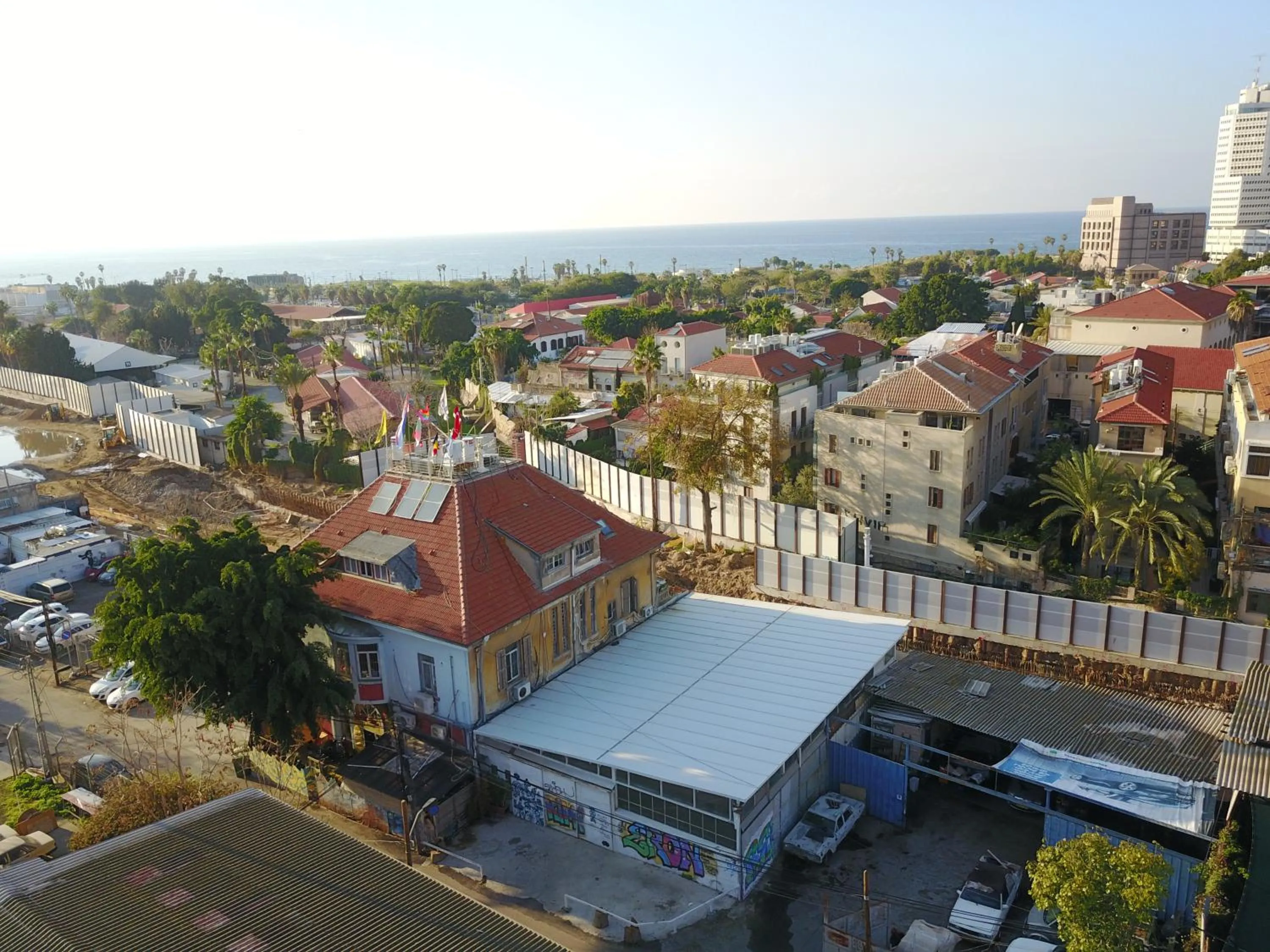 Roger's Hostel Tel Aviv (age 18-45)
