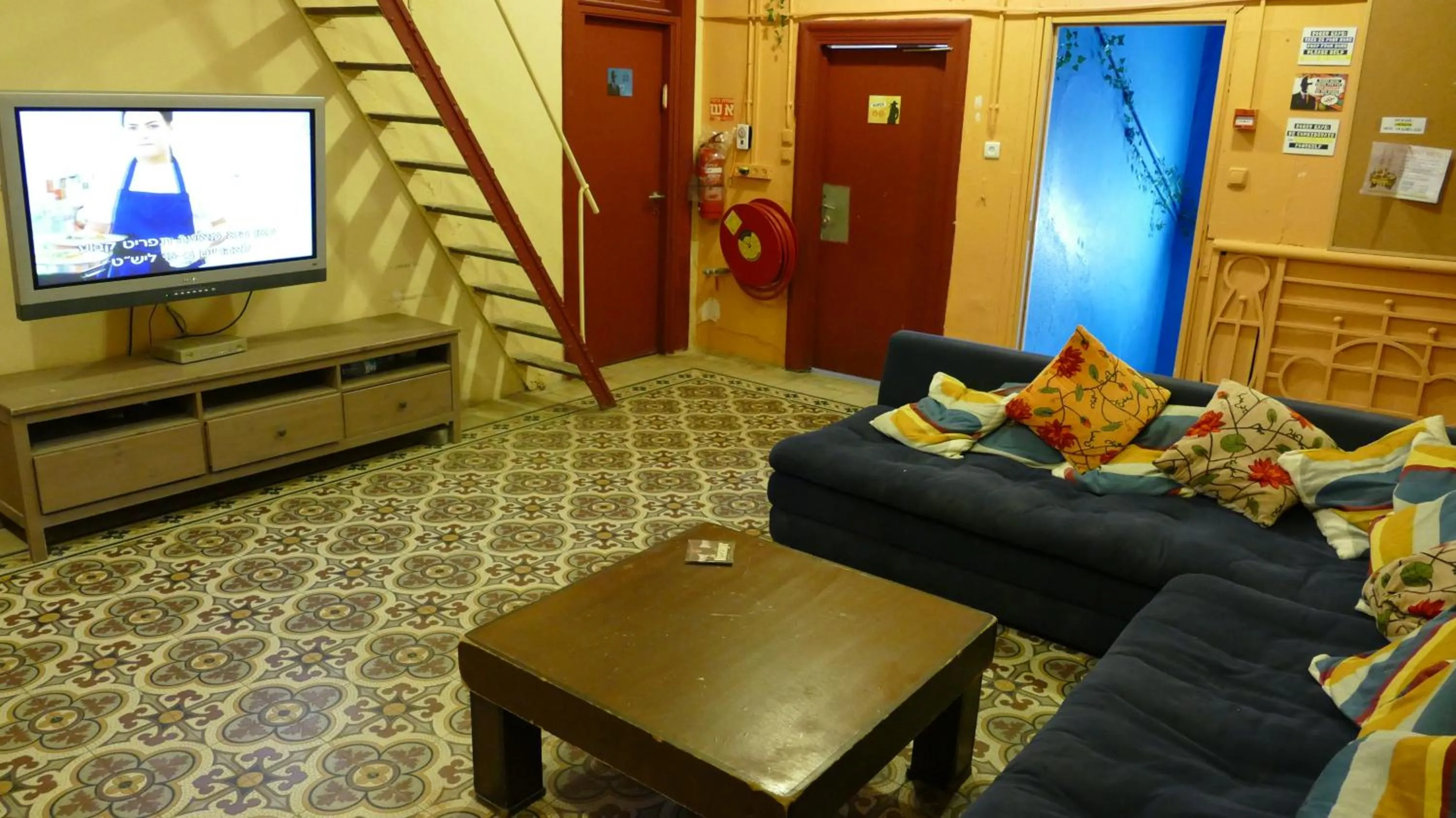 Roger's Hostel Tel Aviv (age 18-45)