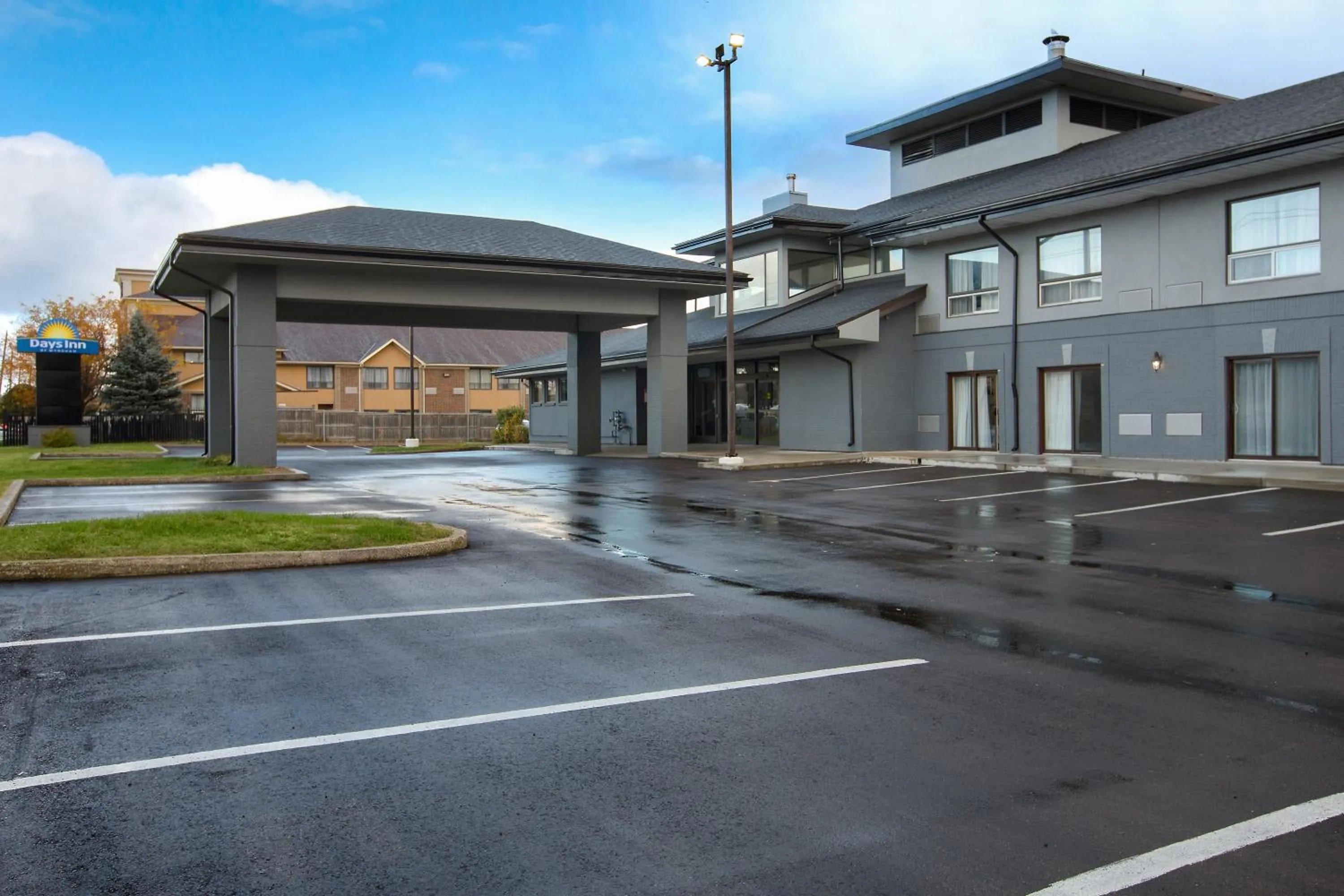 Property building in Days Inn by Wyndham Barrie